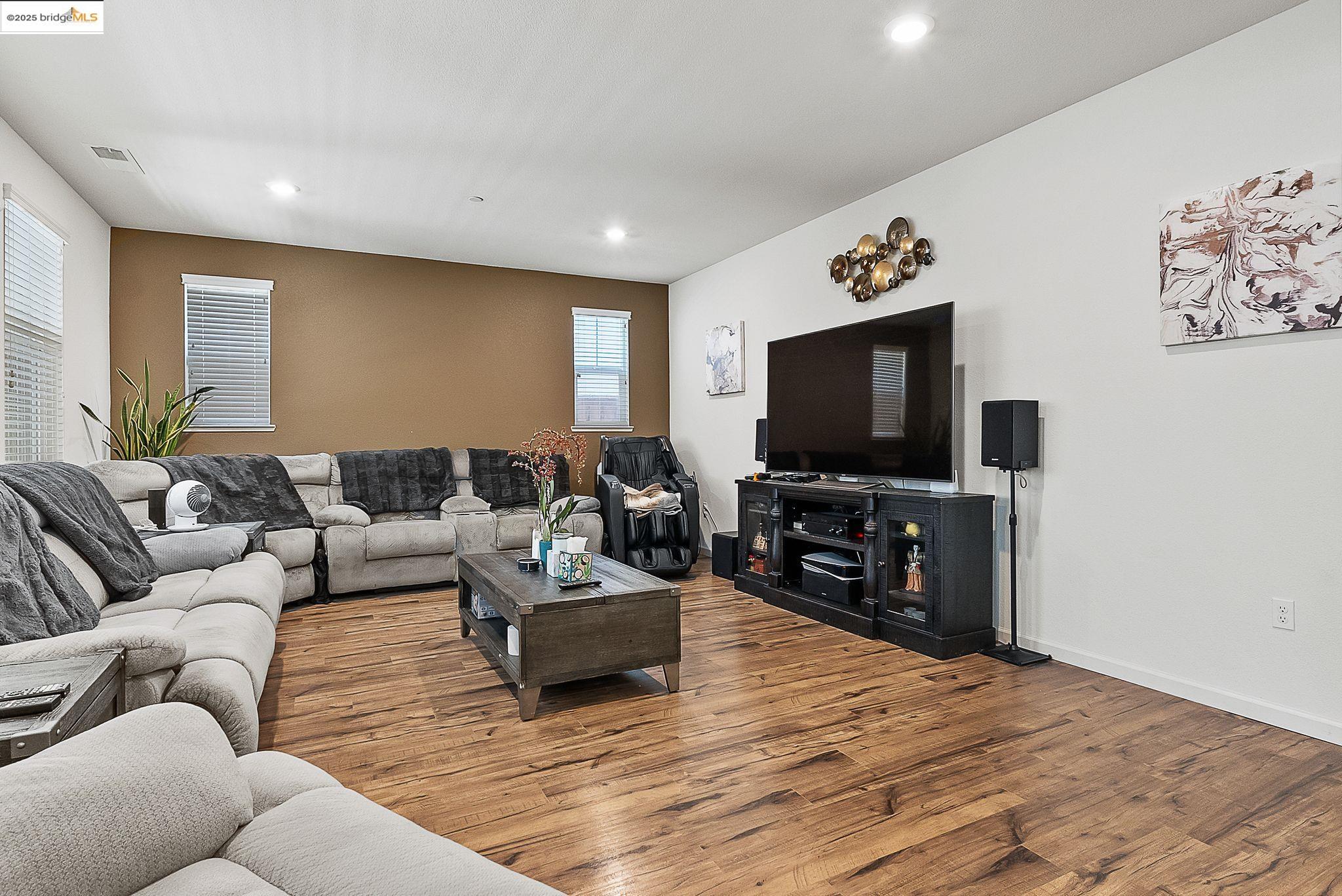 Detail Gallery Image 7 of 23 For 85 Baird Cir, Brentwood,  CA 94513 - 4 Beds | 3 Baths