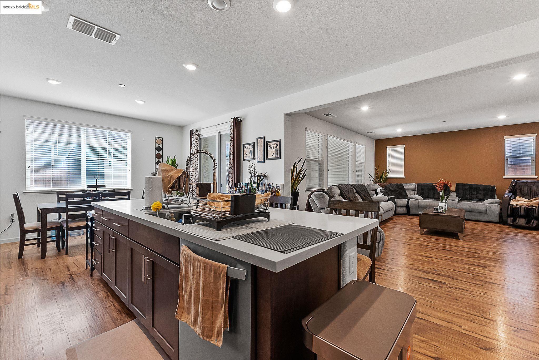 Detail Gallery Image 9 of 23 For 85 Baird Cir, Brentwood,  CA 94513 - 4 Beds | 3 Baths