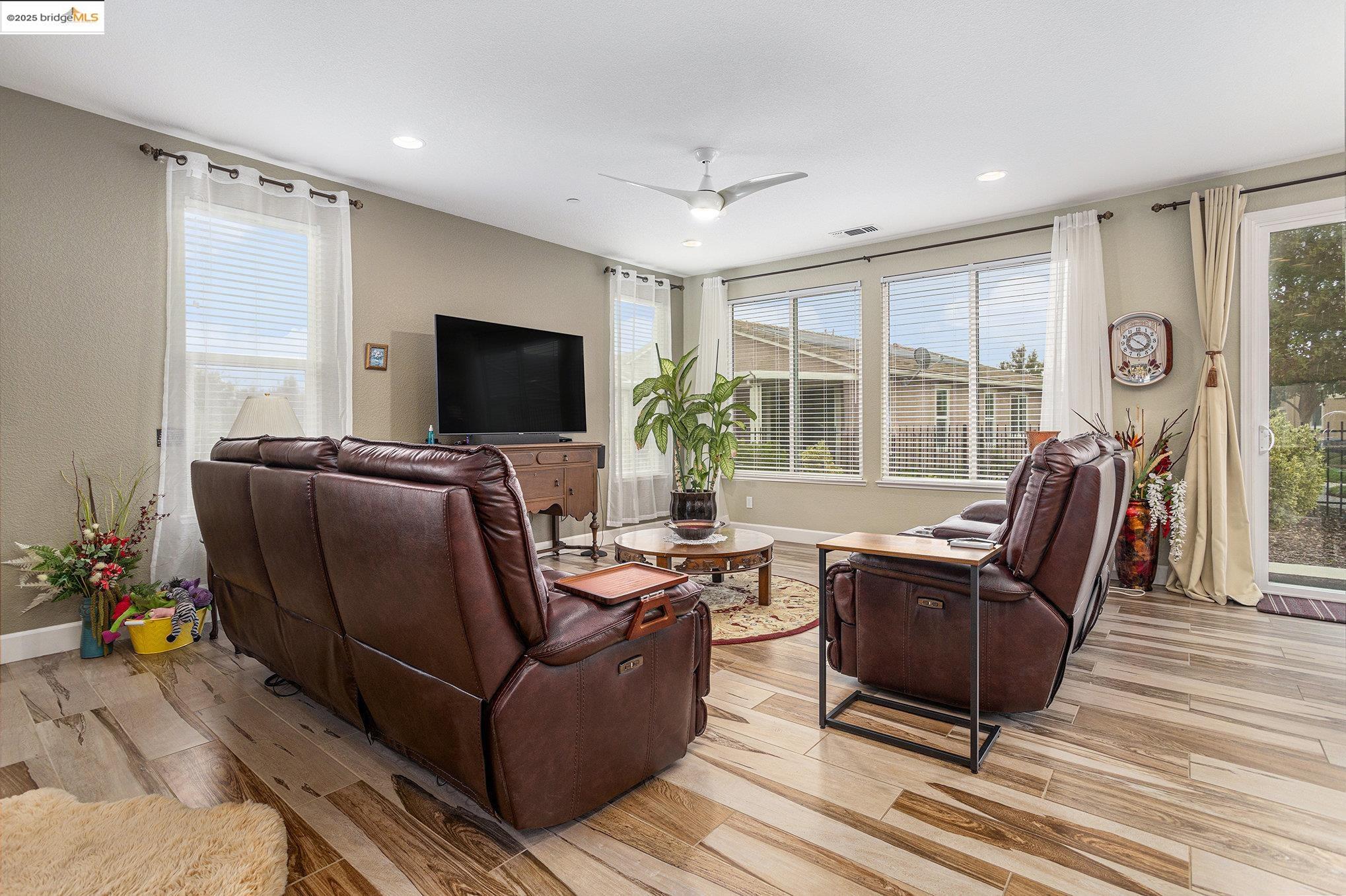 Detail Gallery Image 8 of 39 For 299 Marks Rd, Rio Vista,  CA 94571 - 2 Beds | 2 Baths