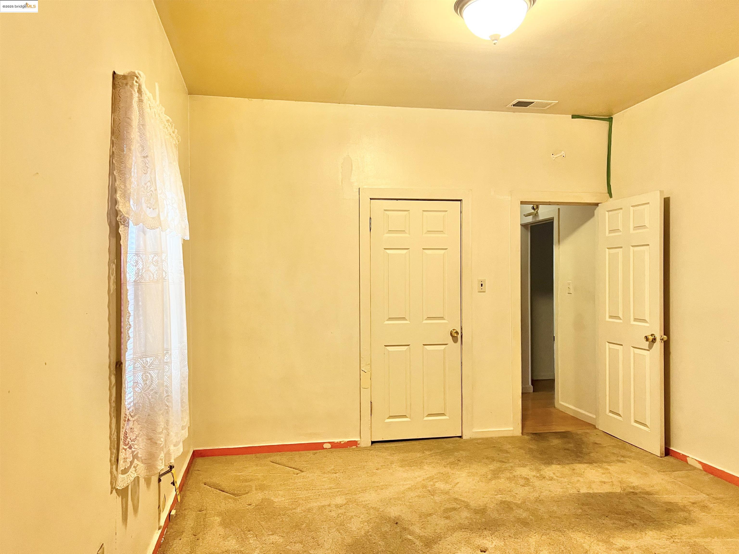 Detail Gallery Image 12 of 19 For 9719 Holly St, Oakland,  CA 94603 - 2 Beds | 1 Baths