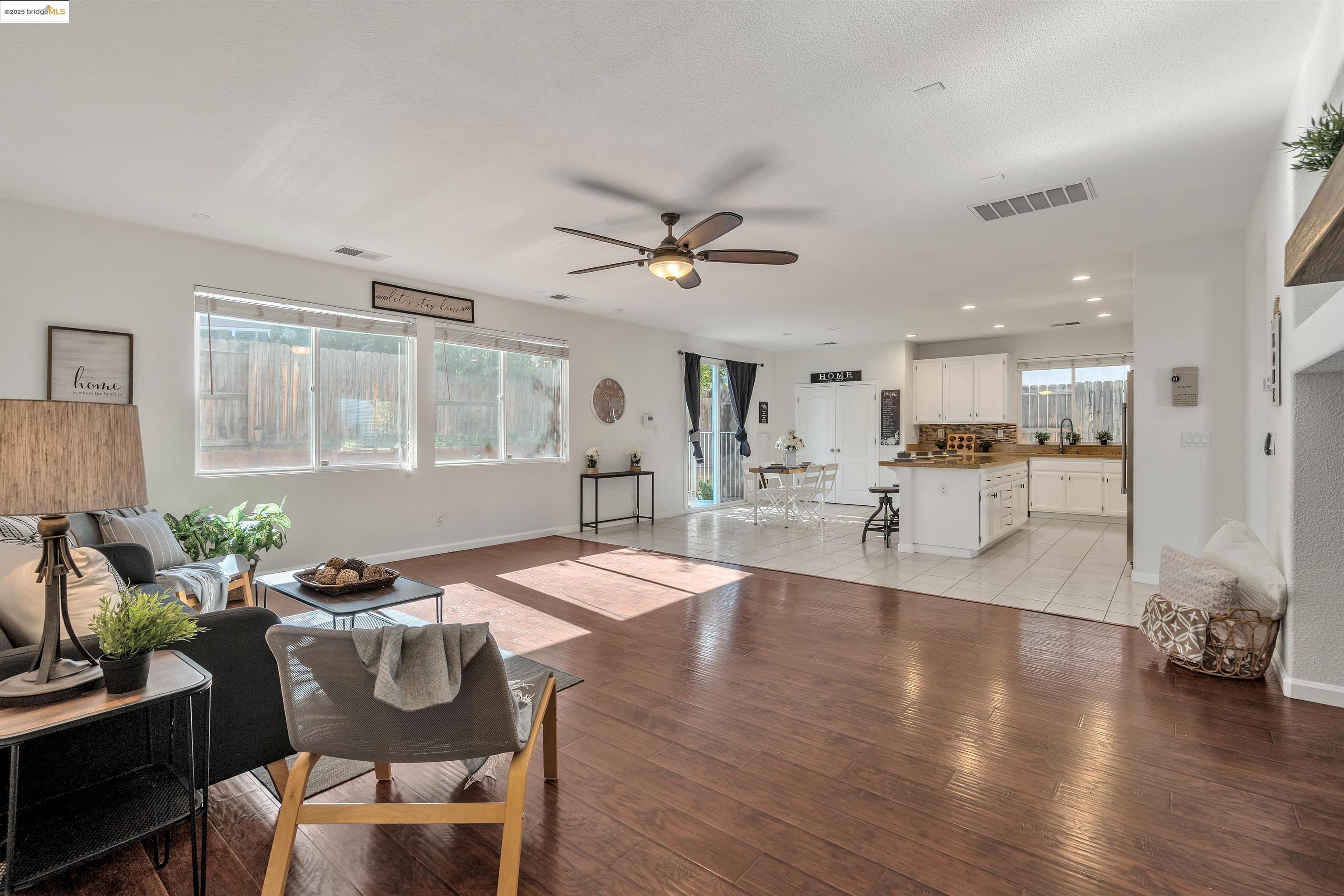 Detail Gallery Image 12 of 42 For 166 Rangewood Dr, Pittsburg,  CA 94565 - 6 Beds | 5 Baths