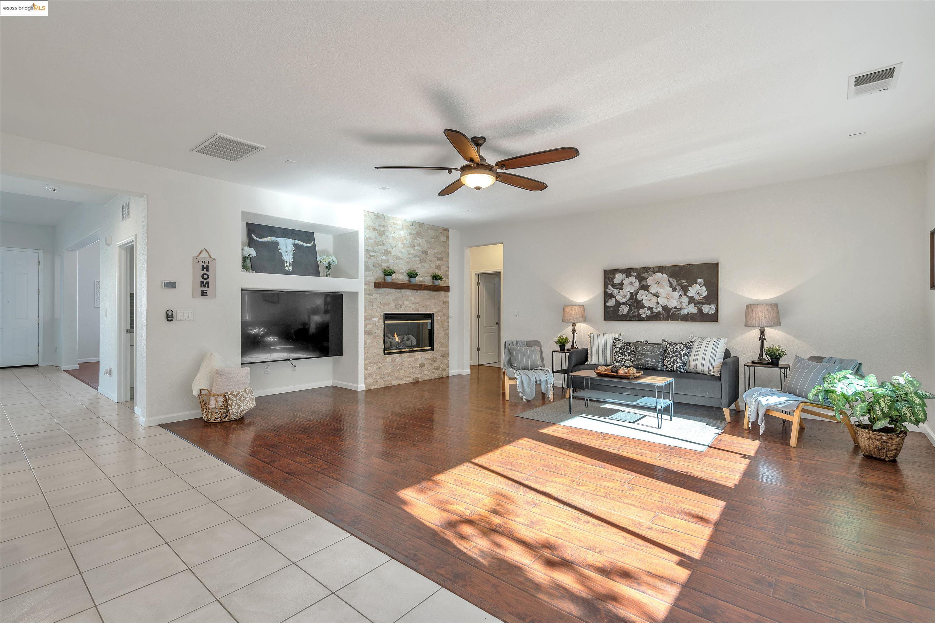 Detail Gallery Image 14 of 42 For 166 Rangewood Dr, Pittsburg,  CA 94565 - 6 Beds | 5 Baths