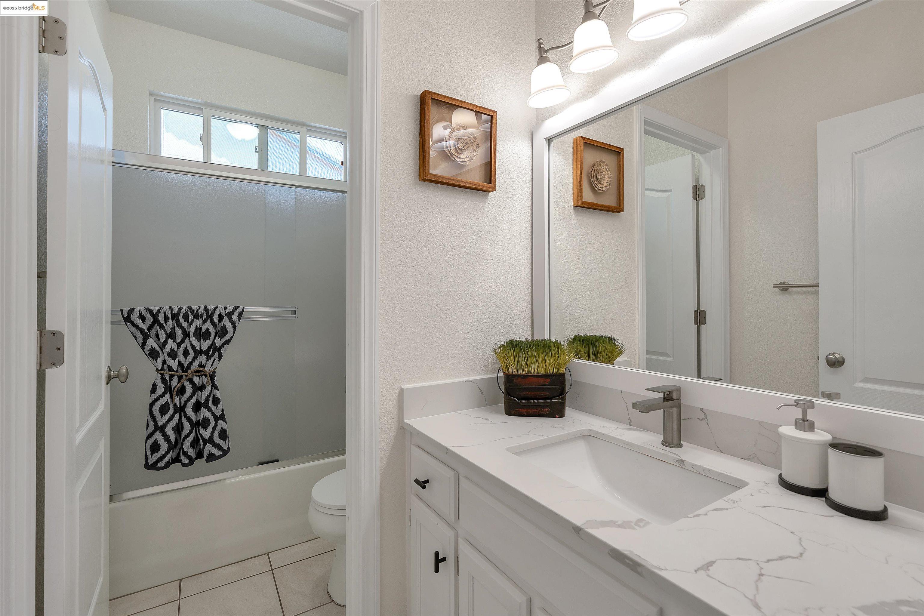 Detail Gallery Image 17 of 42 For 166 Rangewood Dr, Pittsburg,  CA 94565 - 6 Beds | 5 Baths