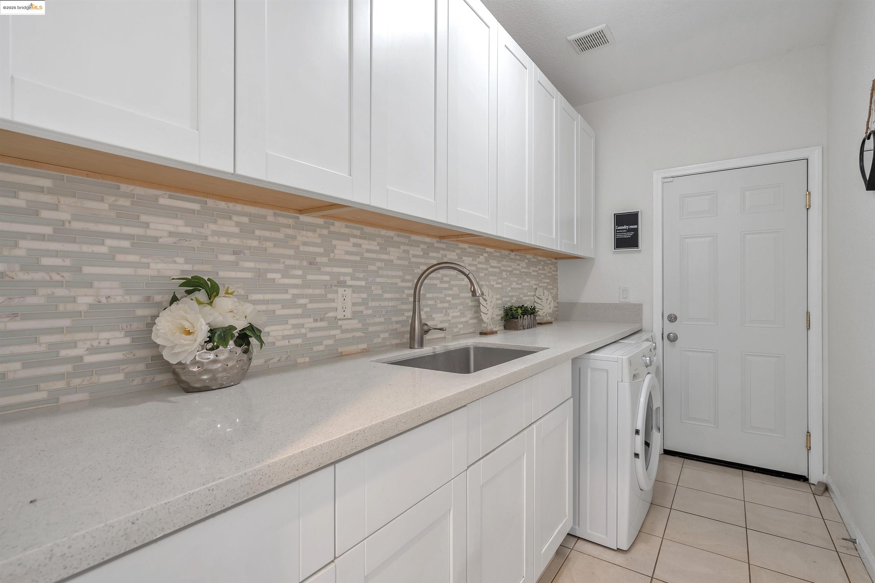 Detail Gallery Image 18 of 42 For 166 Rangewood Dr, Pittsburg,  CA 94565 - 6 Beds | 5 Baths