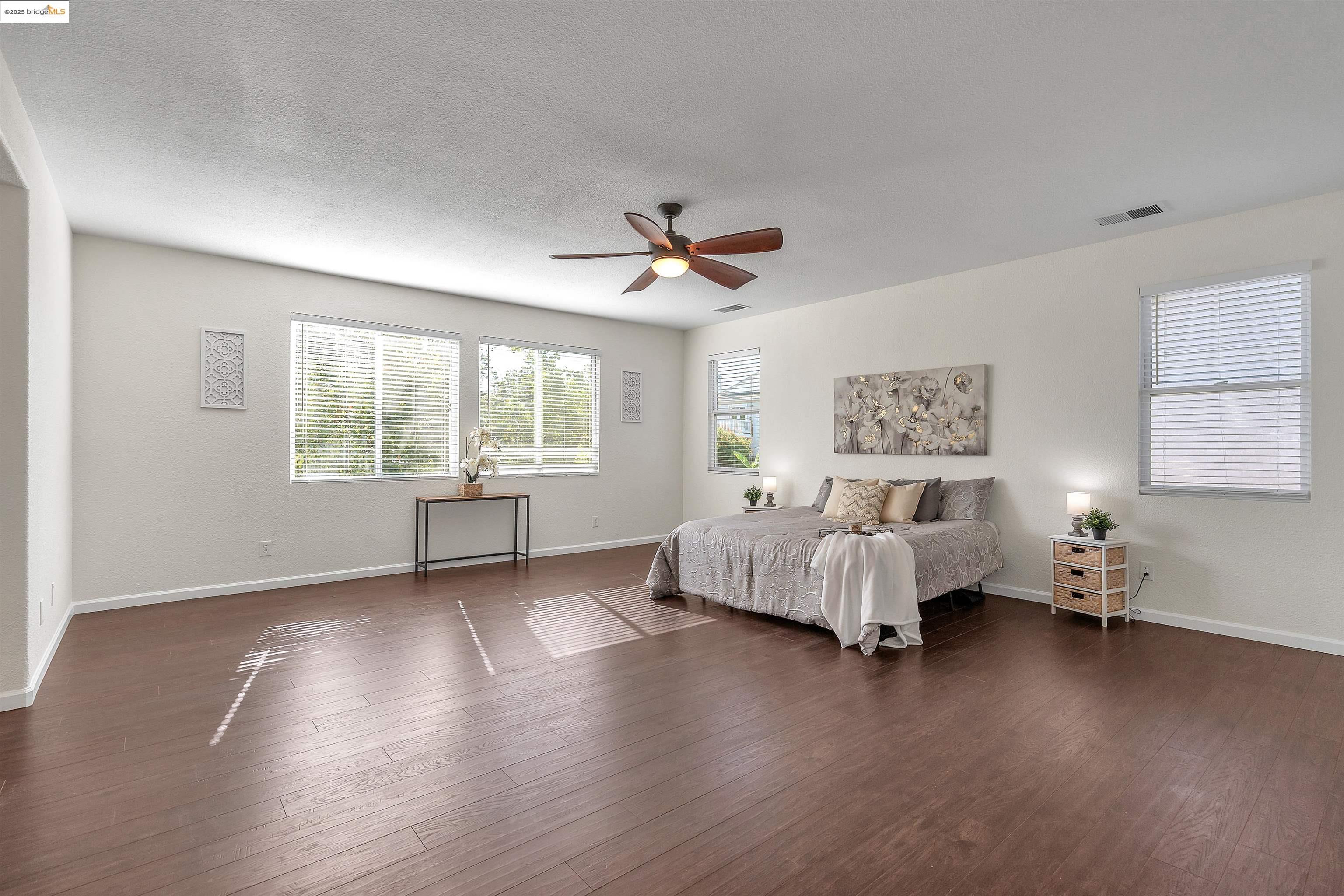 Detail Gallery Image 21 of 42 For 166 Rangewood Dr, Pittsburg,  CA 94565 - 6 Beds | 5 Baths