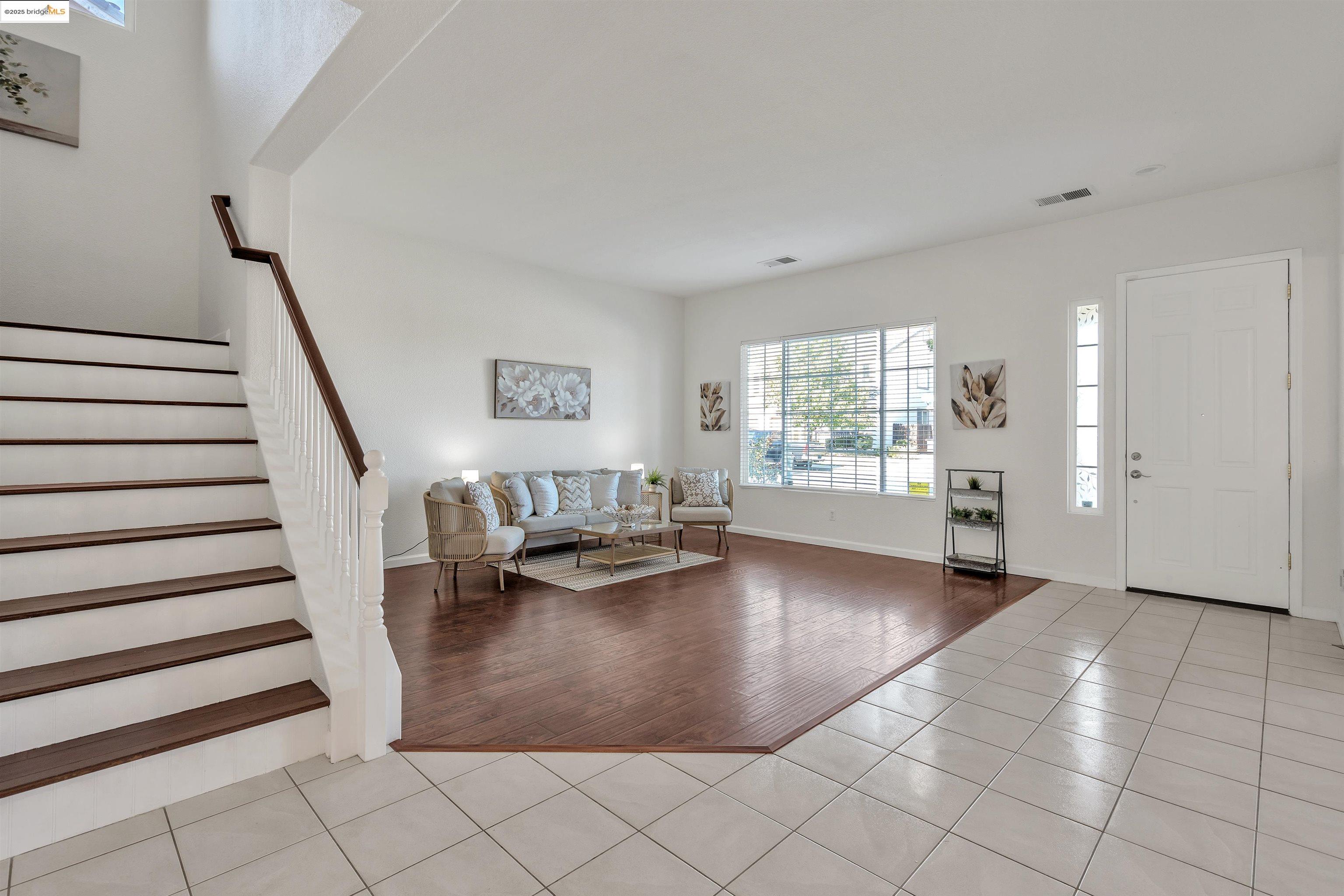 Detail Gallery Image 6 of 42 For 166 Rangewood Dr, Pittsburg,  CA 94565 - 6 Beds | 5 Baths