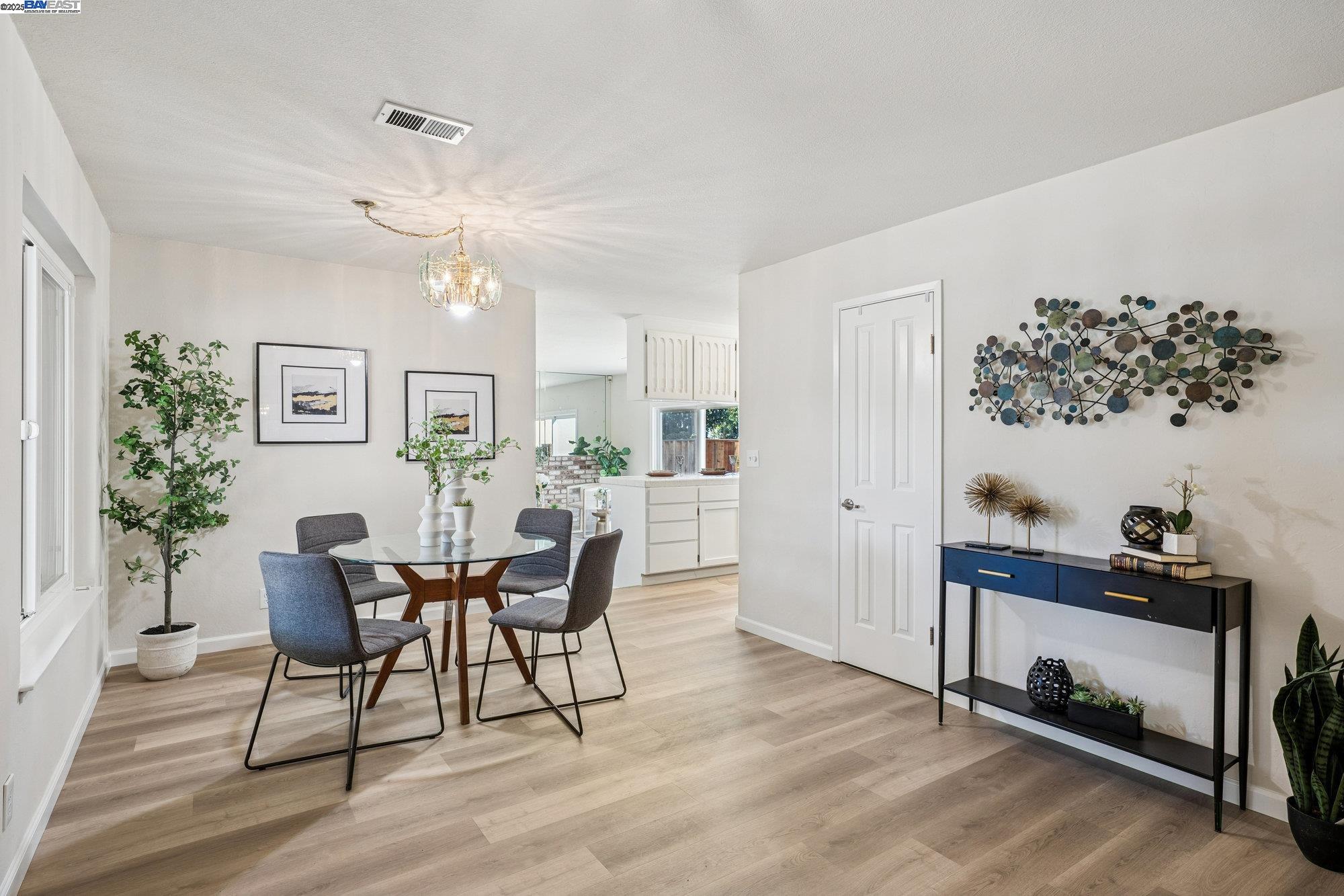 Detail Gallery Image 8 of 41 For 4165 Lo Bue Way, San Jose,  CA 95111 - 4 Beds | 2 Baths