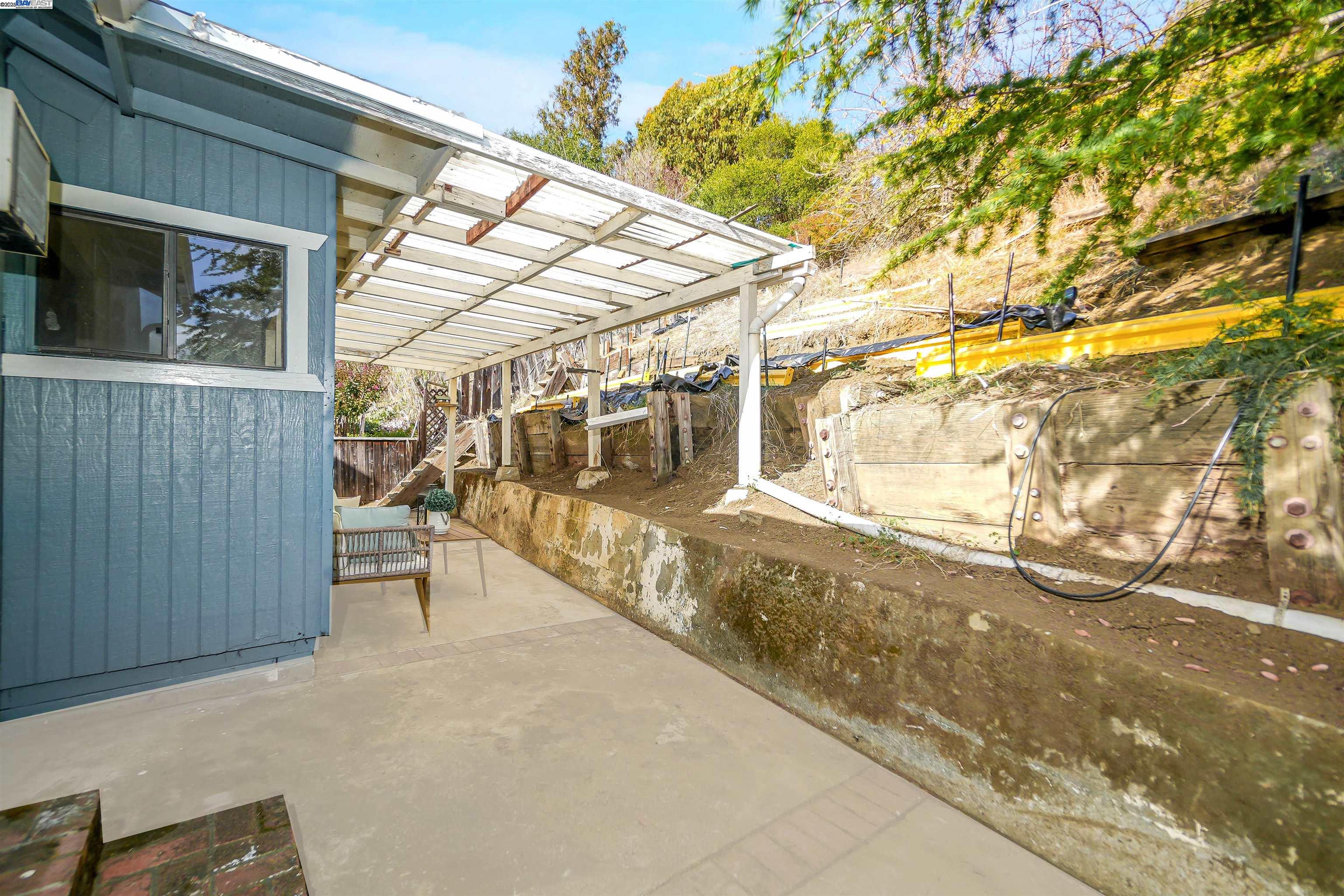 Detail Gallery Image 38 of 40 For 18662 Stanton Ave, Castro Valley,  CA 94546 - 3 Beds | 1 Baths