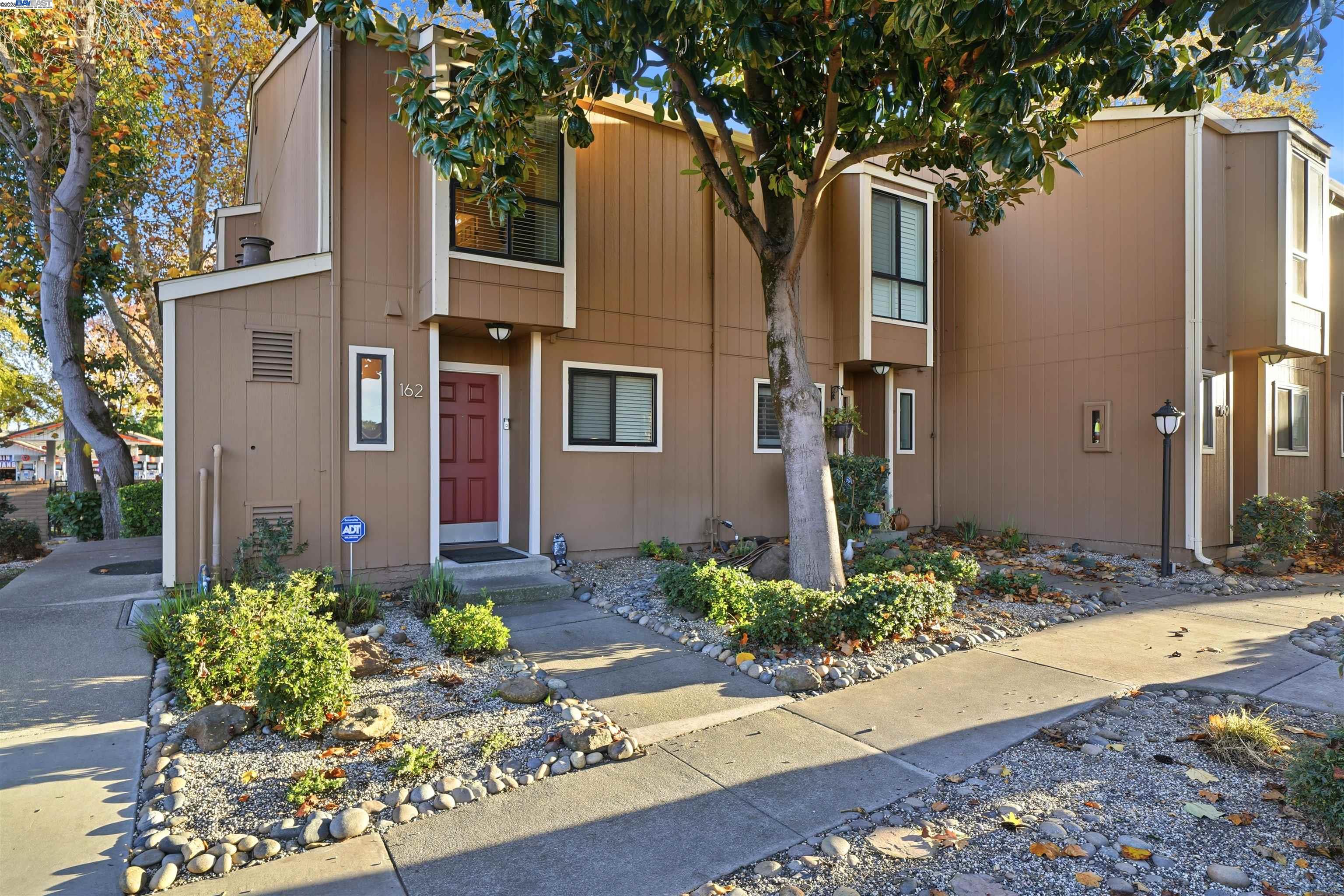 Detail Gallery Image 2 of 35 For 8985 Alcosta Blvd #162,  San Ramon,  CA 94583 - 2 Beds | 2/1 Baths