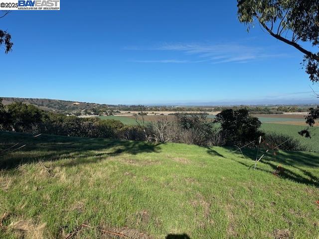 Detail Gallery Image 2 of 6 For 0000 Woodridge Ct, Salinas,  CA 93908 - – Beds | – Baths