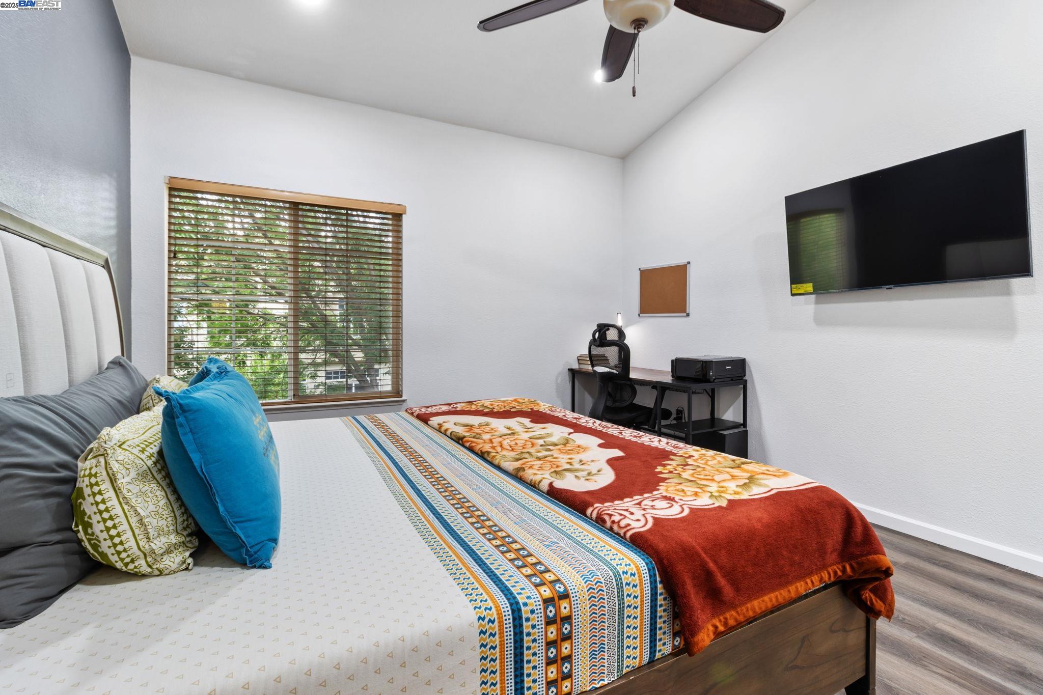 Detail Gallery Image 20 of 36 For 4052 Ghiotti Ct, Pleasanton,  CA 94588 - 2 Beds | 2/1 Baths