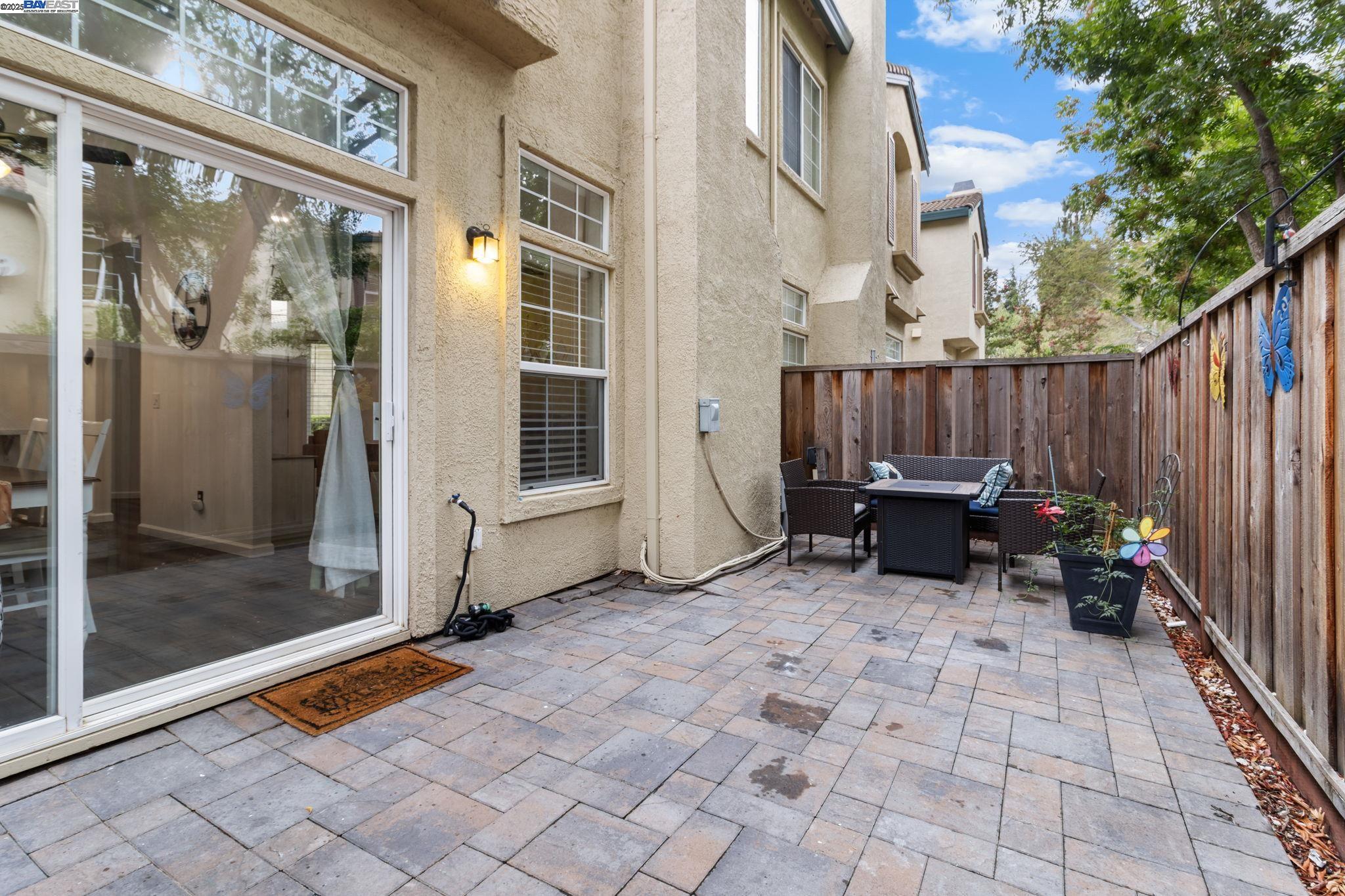 Detail Gallery Image 25 of 36 For 4052 Ghiotti Ct, Pleasanton,  CA 94588 - 2 Beds | 2/1 Baths