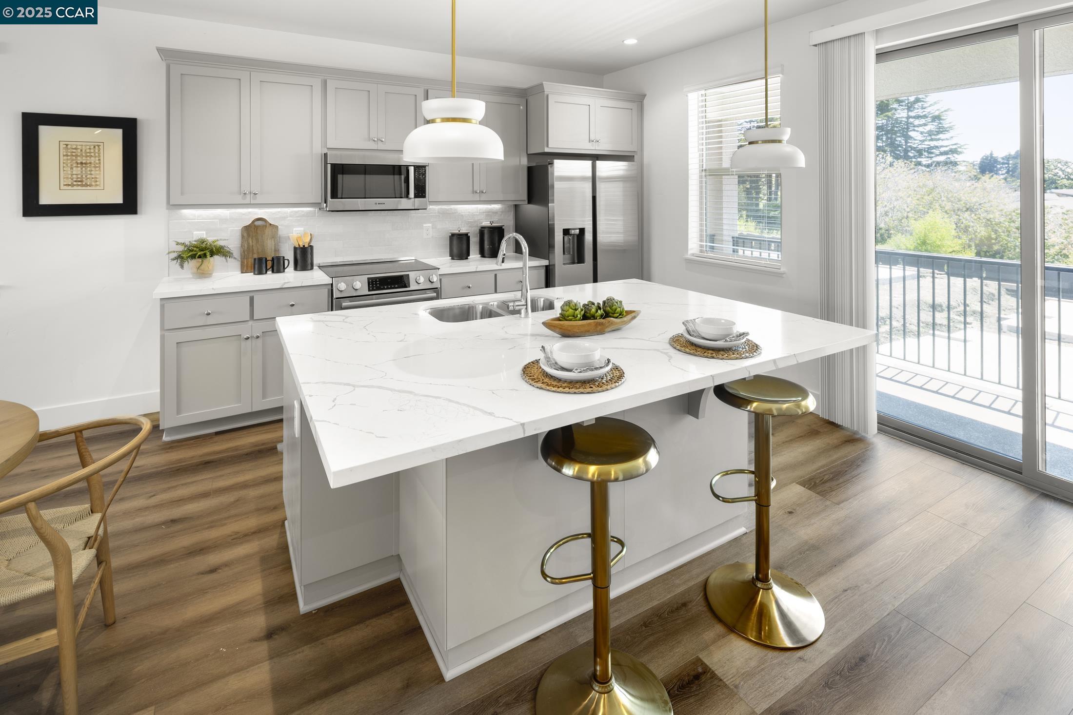 Front Image Thumbnail for CC41117099