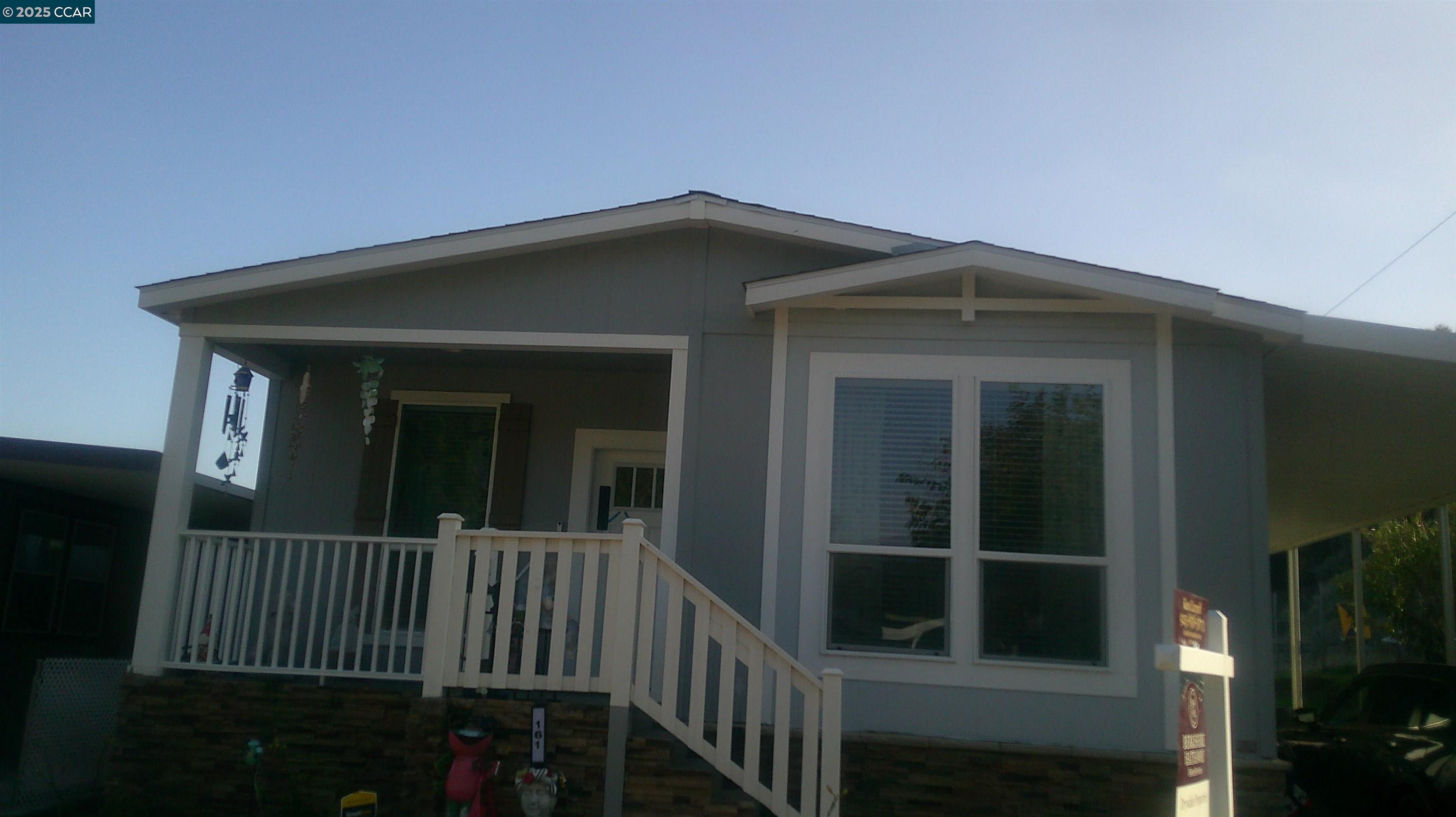 Front Image Thumbnail for CC41117101