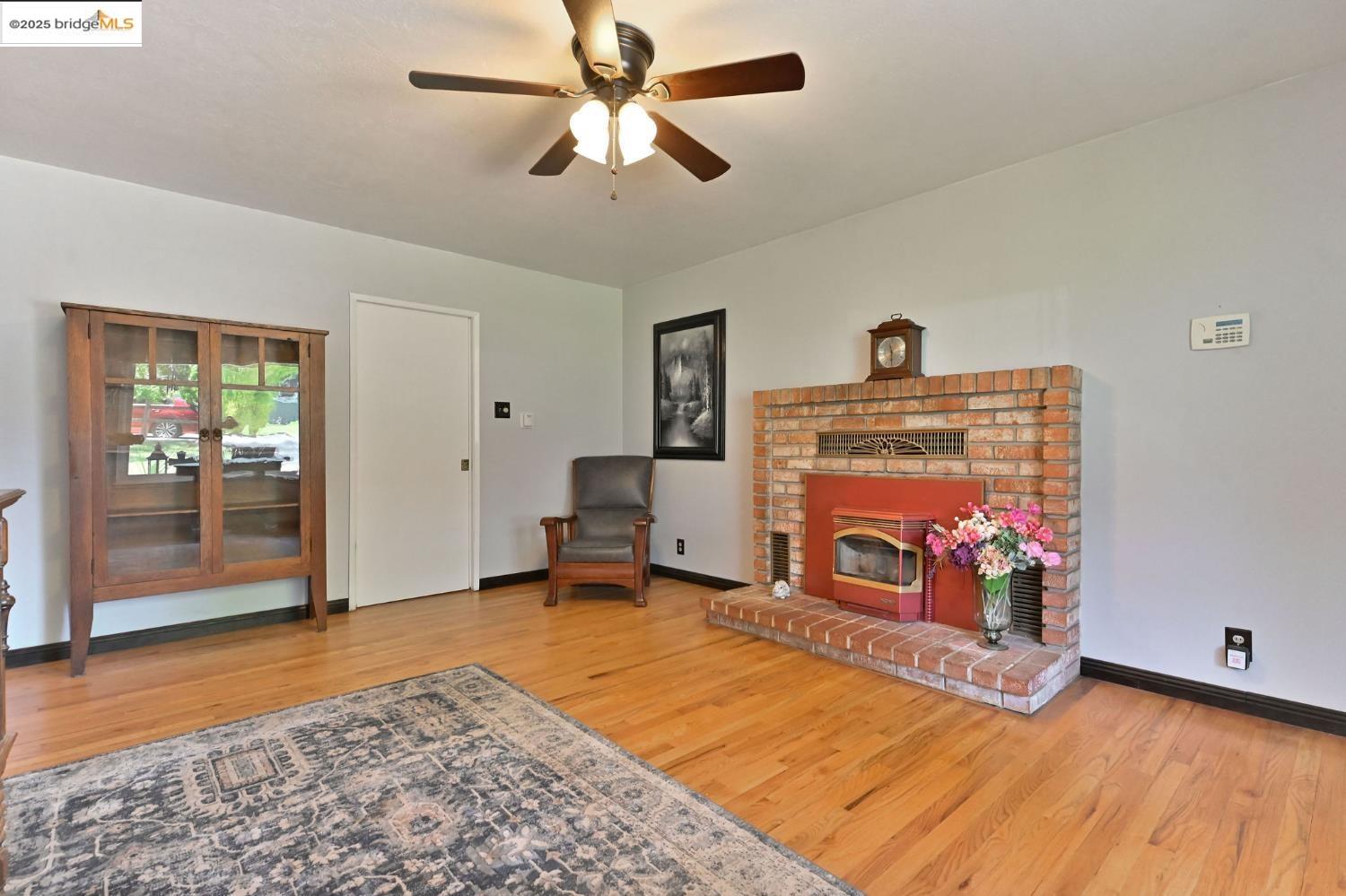 Detail Gallery Image 10 of 24 For 407 Toyanza, San Andreas,  CA 95249 - 3 Beds | 2 Baths