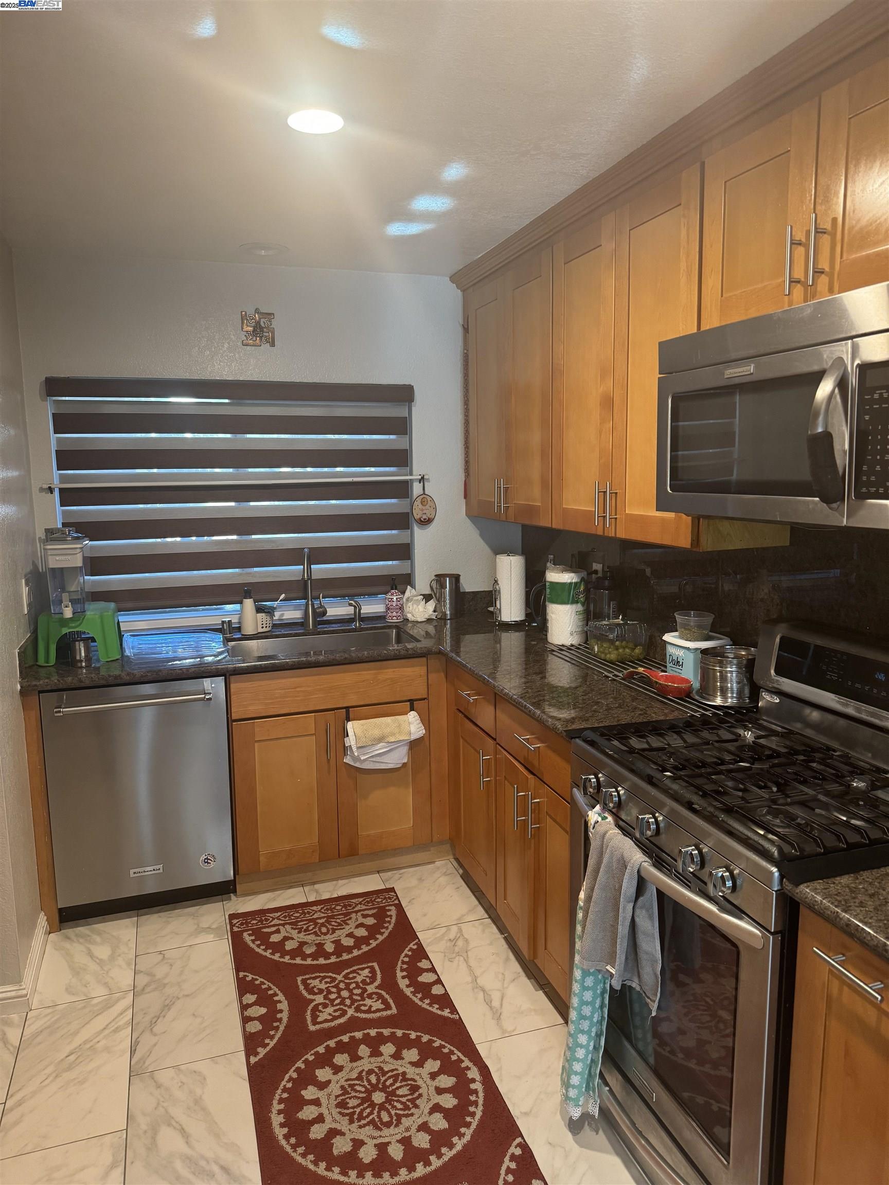 Detail Gallery Image 6 of 11 For 6649 Bunker Hill Ct, San Jose,  CA 95120 - 3 Beds | 2 Baths