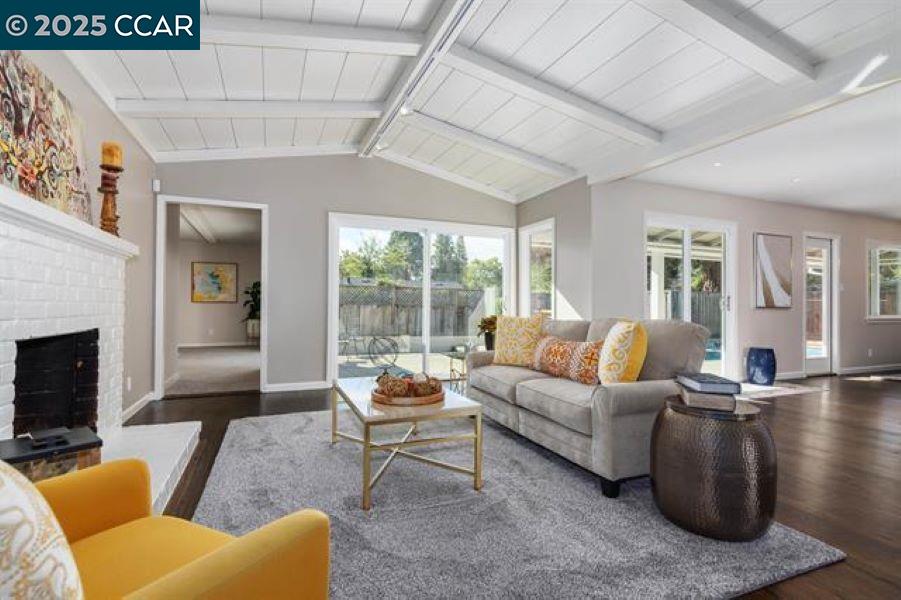 Detail Gallery Image 4 of 12 For 7 El Corte, Orinda,  CA 94563 - 3 Beds | 2 Baths