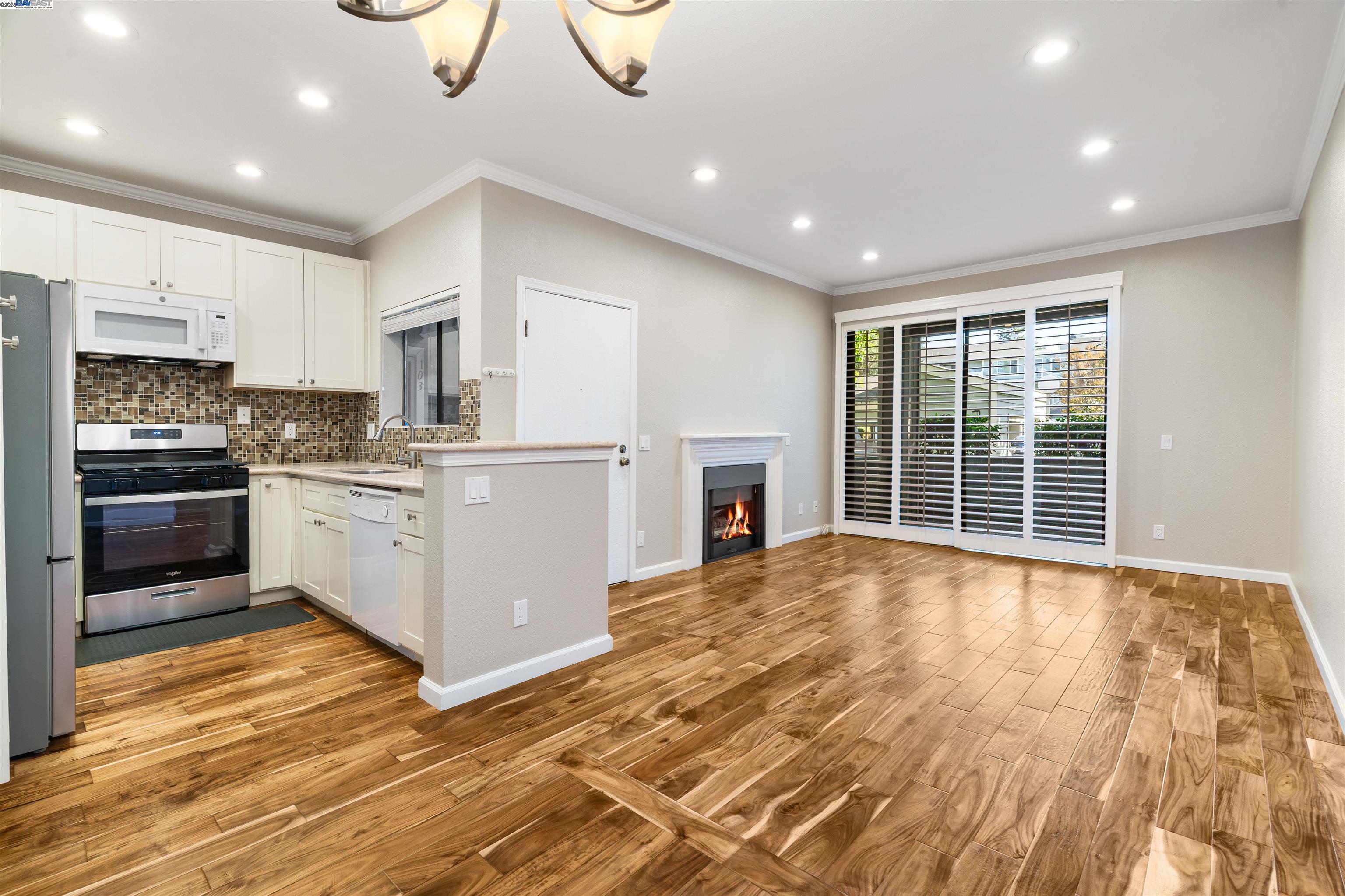 Detail Gallery Image 6 of 15 For 3443 Pepperwood Ter #102,  Fremont,  CA 94536 - 1 Beds | 1 Baths