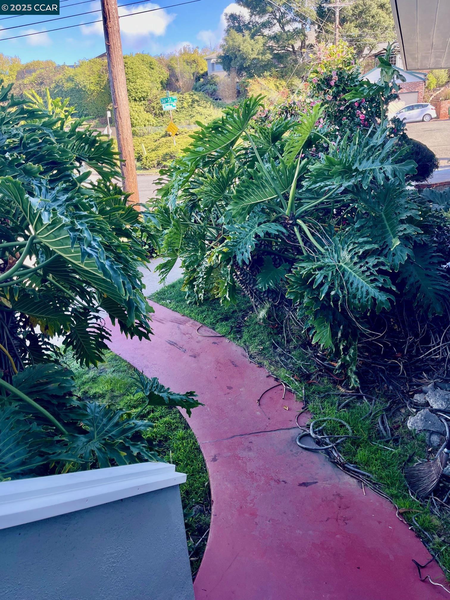 Detail Gallery Image 2 of 39 For 3530 Clinton Ave, Richmond,  CA 94805 - 3 Beds | 1 Baths