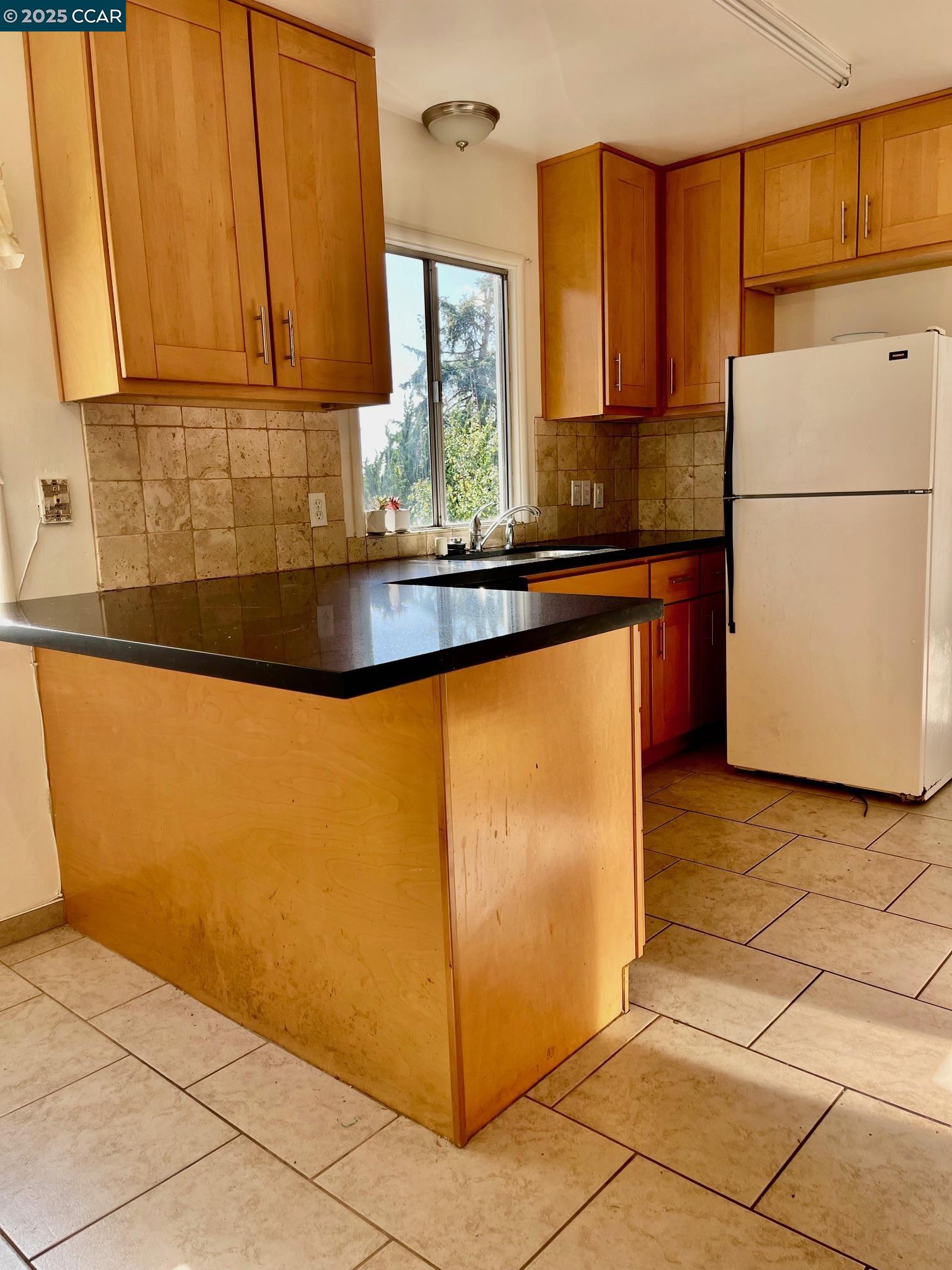 Detail Gallery Image 11 of 39 For 3530 Clinton Ave, Richmond,  CA 94805 - 3 Beds | 1 Baths