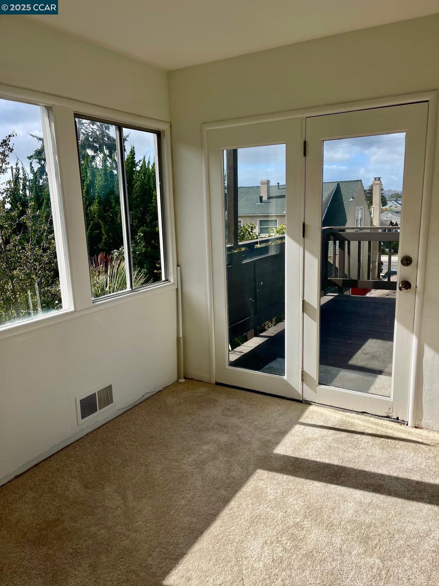 Detail Gallery Image 8 of 39 For 3530 Clinton Ave, Richmond,  CA 94805 - 3 Beds | 1 Baths