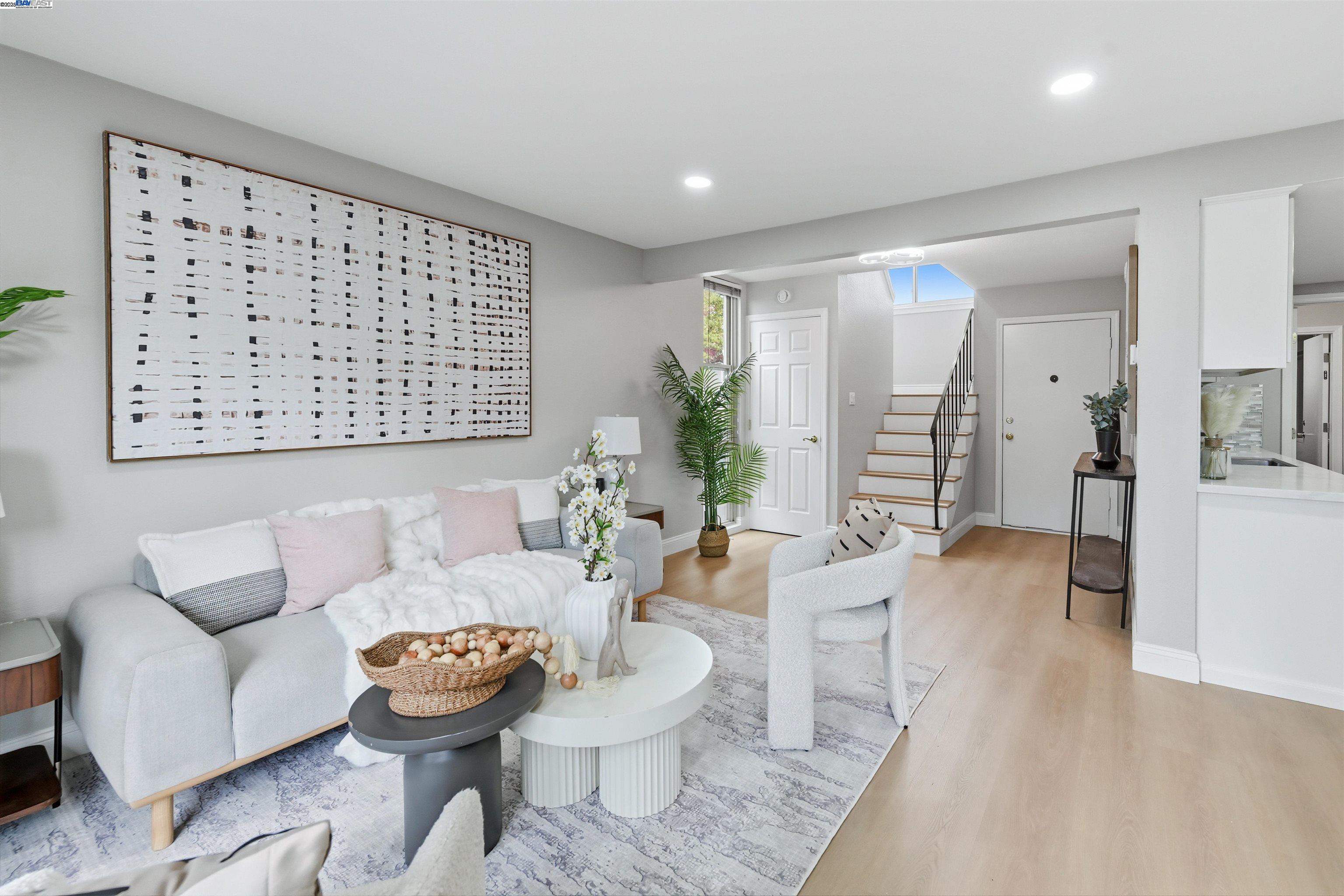 Detail Gallery Image 2 of 37 For 707 Sandpiper Cmn, Livermore,  CA 94551 - 3 Beds | 1/1 Baths