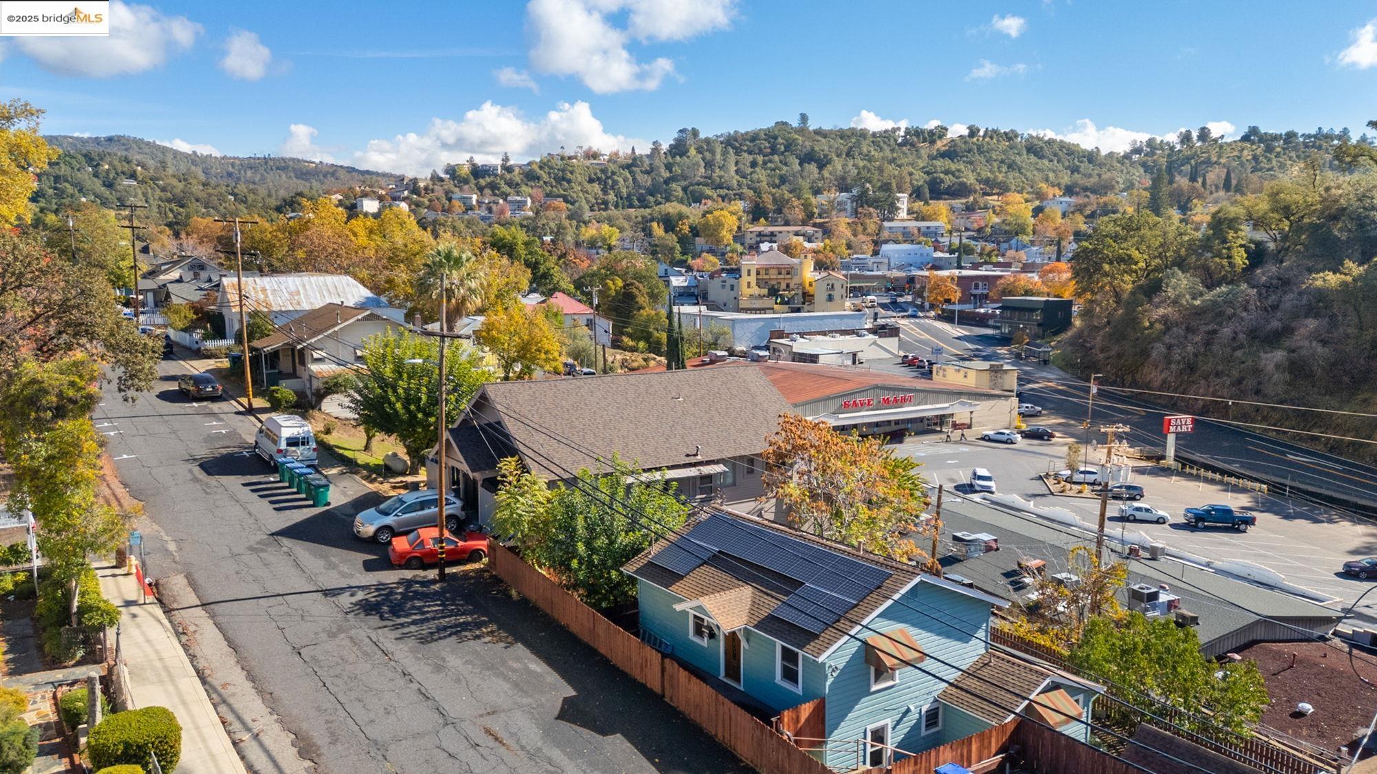 Detail Gallery Image 4 of 51 For 165 Bradford Street, Sonora,  CA 95370 - 3 Beds | 2 Baths