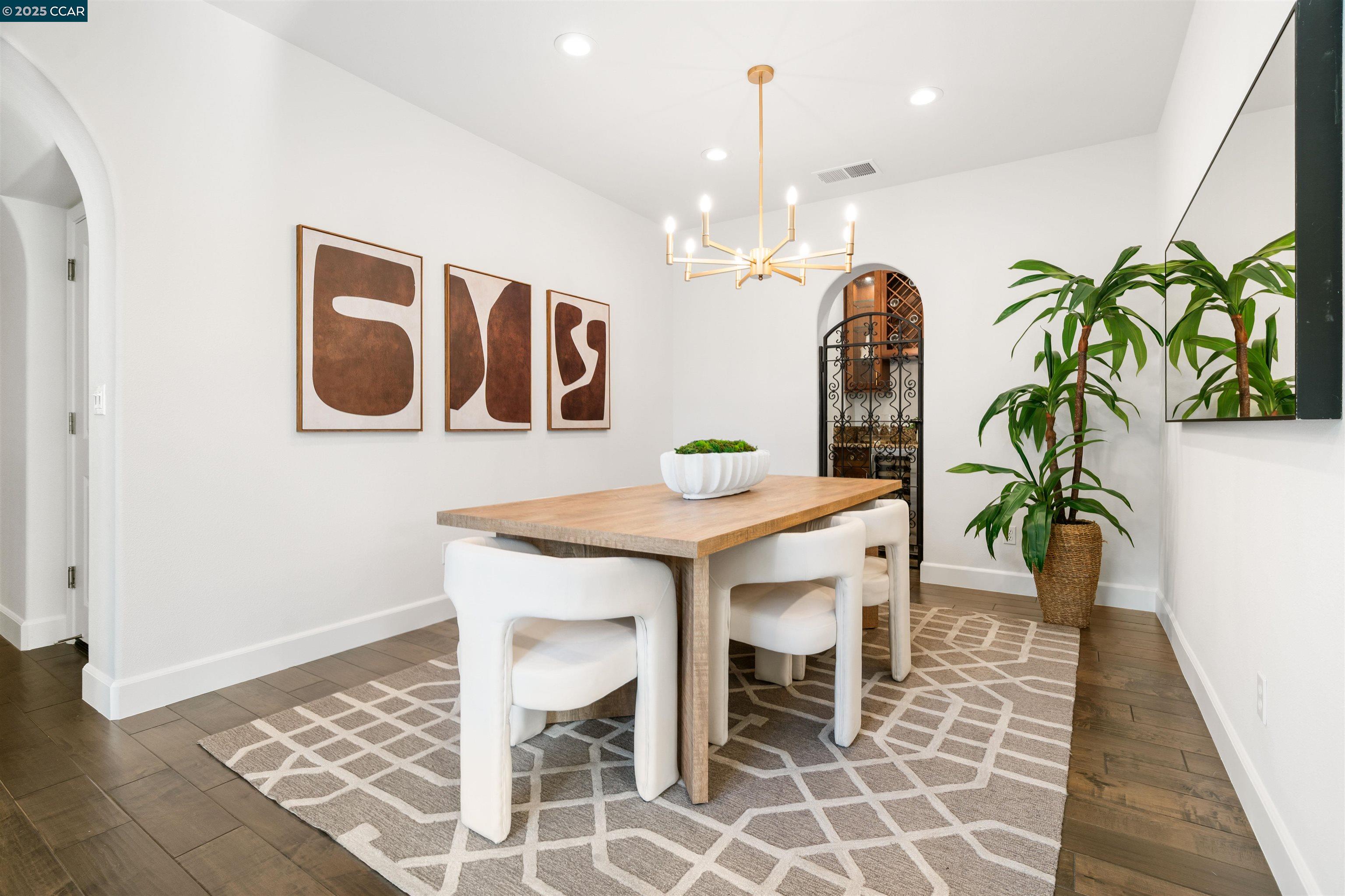 Detail Gallery Image 3 of 40 For 108 Geranium Ct, San Ramon,  CA 94582 - 3 Beds | 2/1 Baths