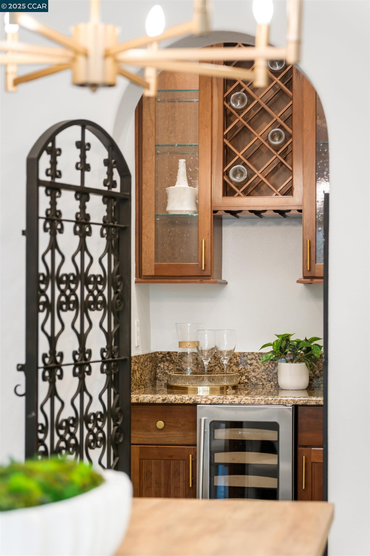 Detail Gallery Image 5 of 40 For 108 Geranium Ct, San Ramon,  CA 94582 - 3 Beds | 2/1 Baths