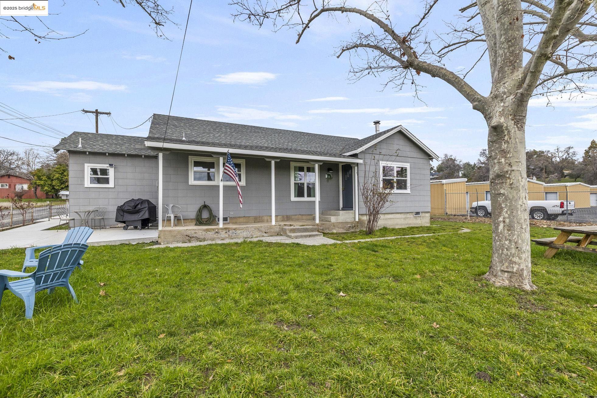 Front Image Thumbnail for EB41117128