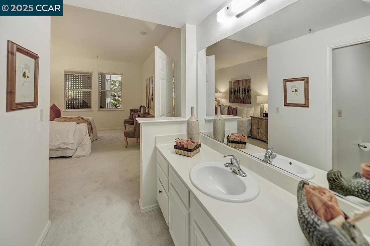 Detail Gallery Image 23 of 43 For 1840 Tice Creek Dr #2110,  Walnut Creek,  CA 94595 - 2 Beds | 1/1 Baths