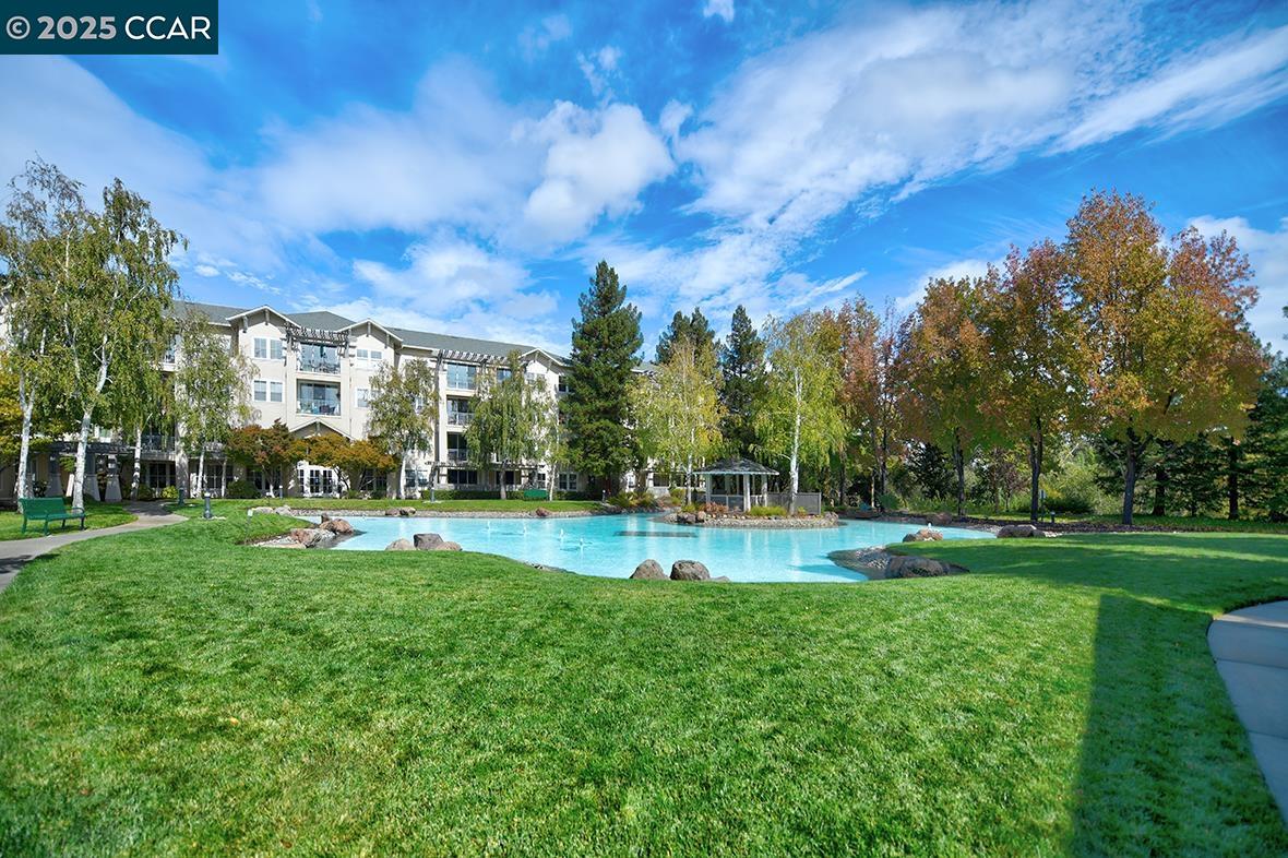 Detail Gallery Image 29 of 43 For 1840 Tice Creek Dr #2110,  Walnut Creek,  CA 94595 - 2 Beds | 1/1 Baths