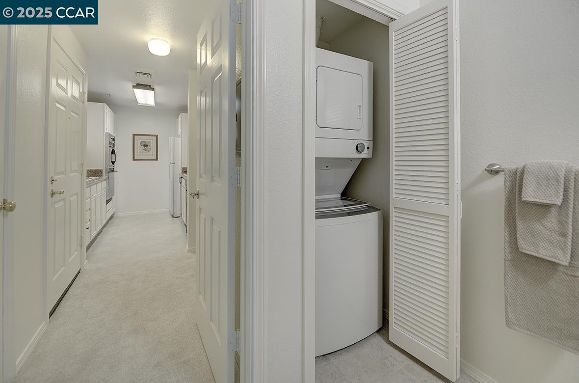 Detail Gallery Image 5 of 43 For 1840 Tice Creek Dr #2110,  Walnut Creek,  CA 94595 - 2 Beds | 1/1 Baths