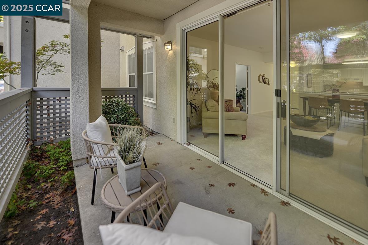 Detail Gallery Image 10 of 43 For 1840 Tice Creek Dr #2110,  Walnut Creek,  CA 94595 - 2 Beds | 1/1 Baths