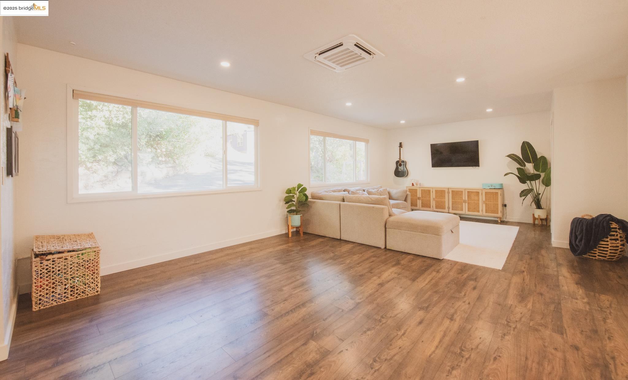 Detail Gallery Image 4 of 37 For 20585 Charlotte Ct., Sonora,  CA 95372 - 3 Beds | 2 Baths