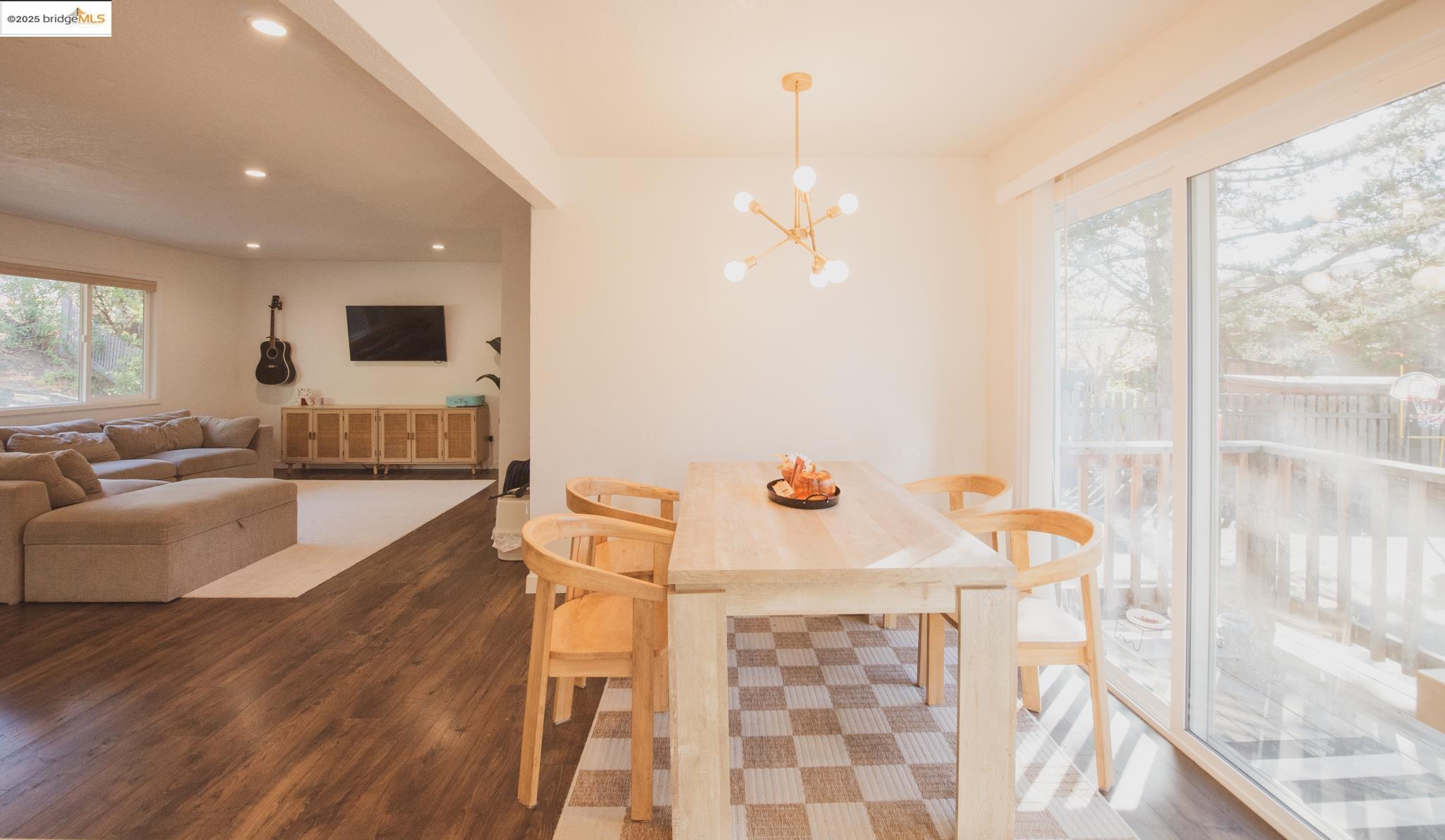 Detail Gallery Image 9 of 37 For 20585 Charlotte Ct., Sonora,  CA 95372 - 3 Beds | 2 Baths