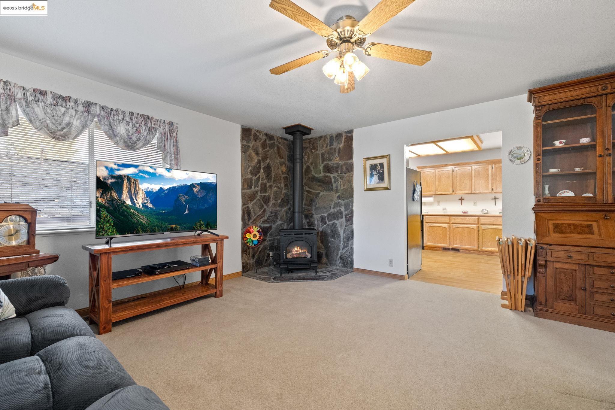 Detail Gallery Image 3 of 60 For 19621 Cottonwood St, Groveland,  CA 95321-9372 - 3 Beds | 2 Baths