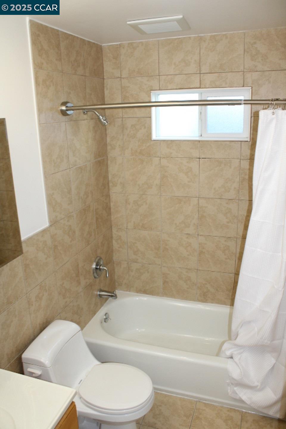 Detail Gallery Image 11 of 18 For 827 33rd St #827,  Richmond,  CA 94804 - 2 Beds | 1 Baths