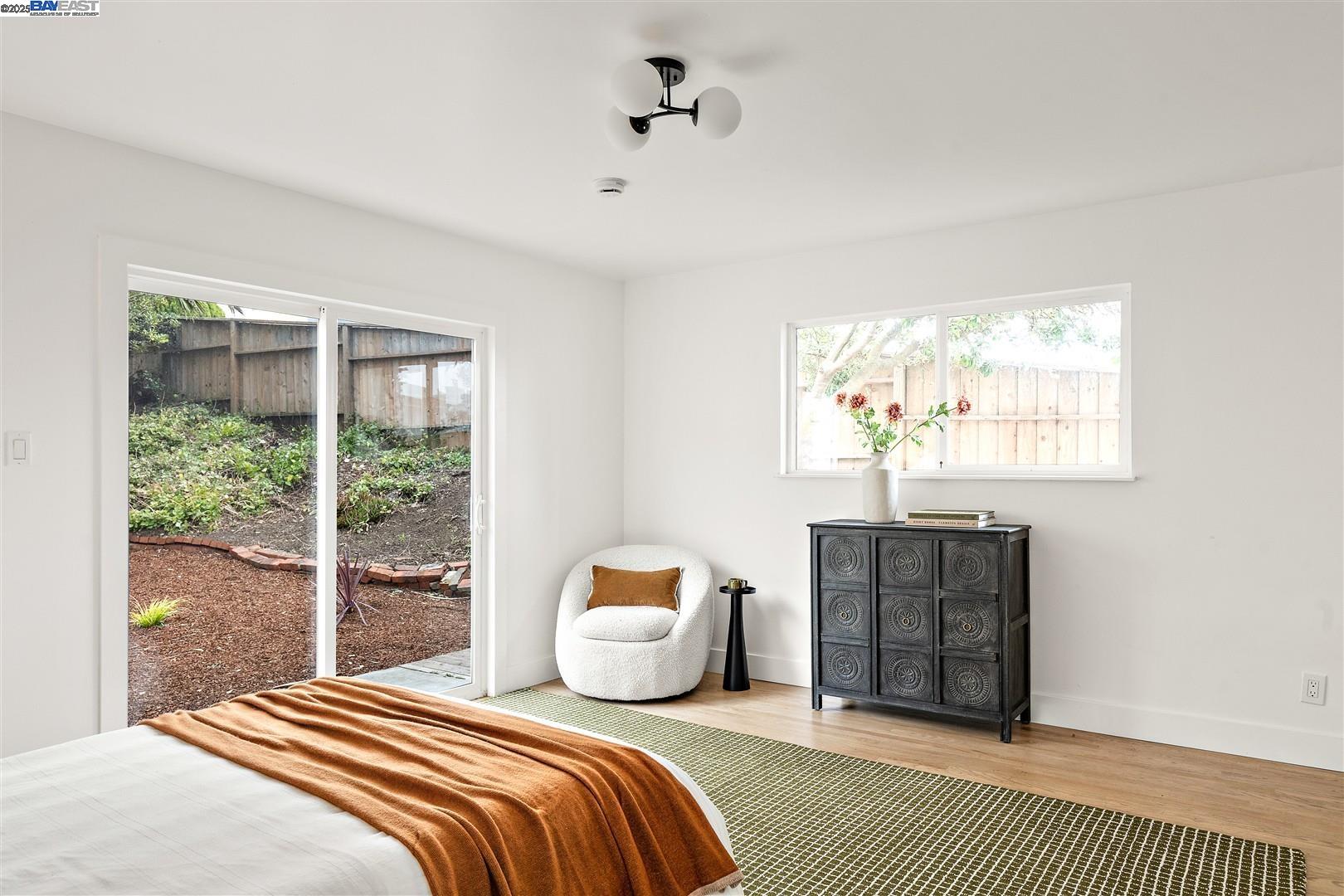 Detail Gallery Image 17 of 51 For 121 Beachview Ave, Pacifica,  CA 94044 - 4 Beds | 2/1 Baths