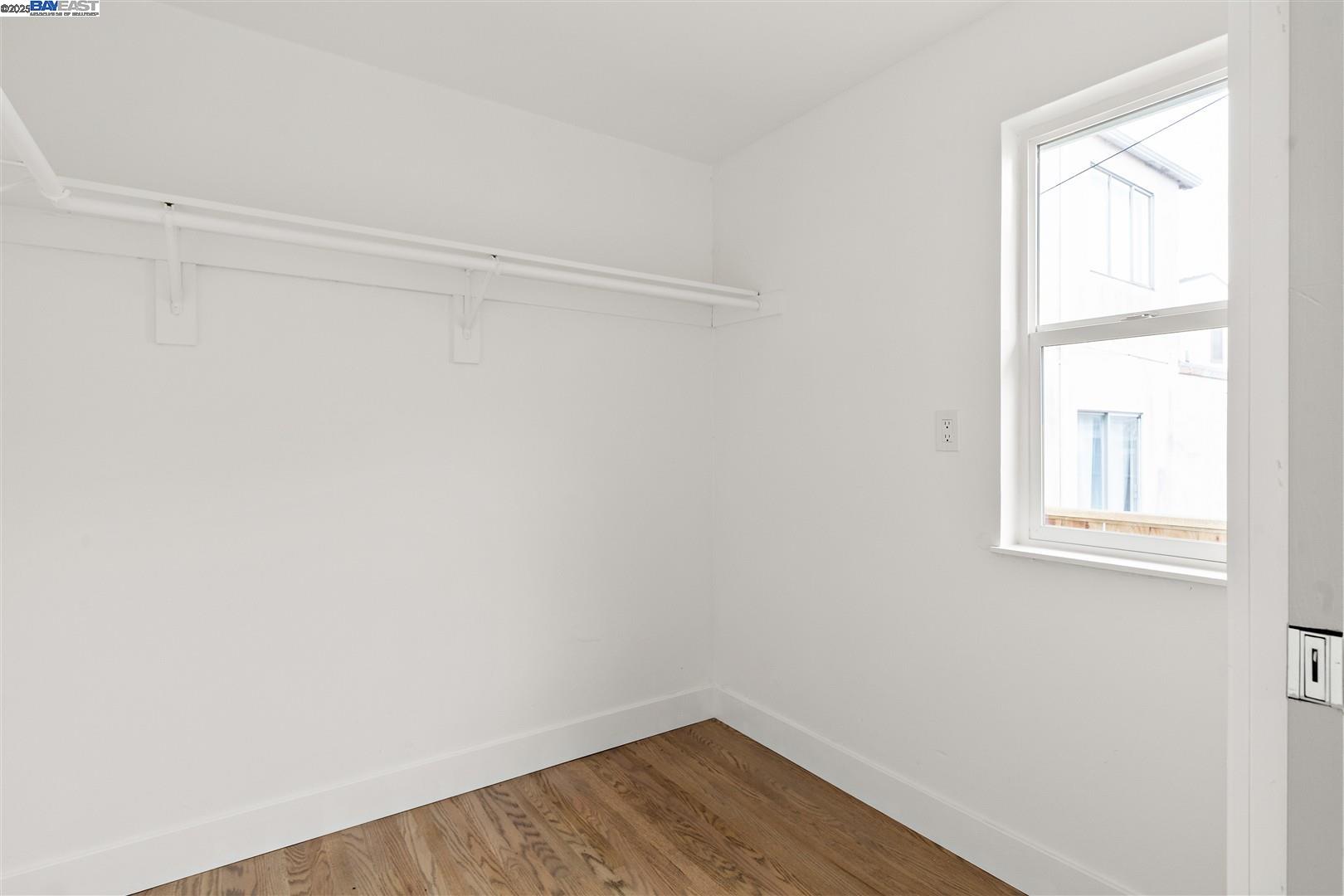 Detail Gallery Image 22 of 51 For 121 Beachview Ave, Pacifica,  CA 94044 - 4 Beds | 2/1 Baths