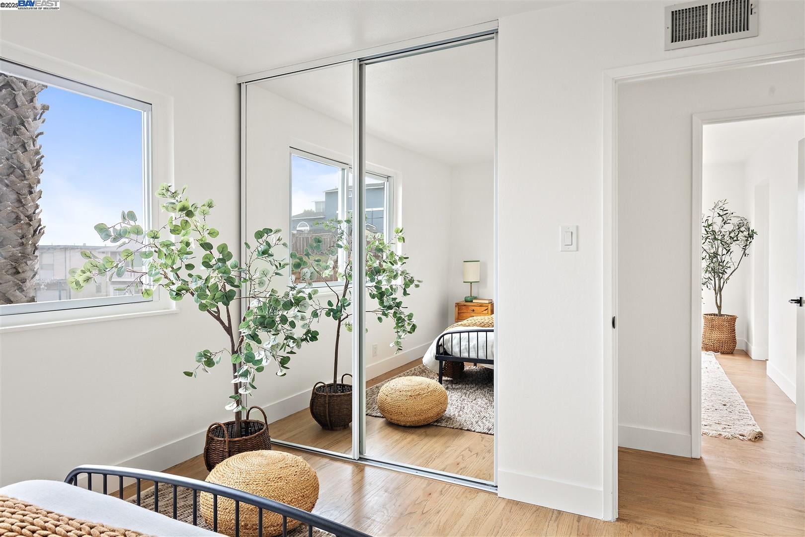 Detail Gallery Image 27 of 51 For 121 Beachview Ave, Pacifica,  CA 94044 - 4 Beds | 2/1 Baths