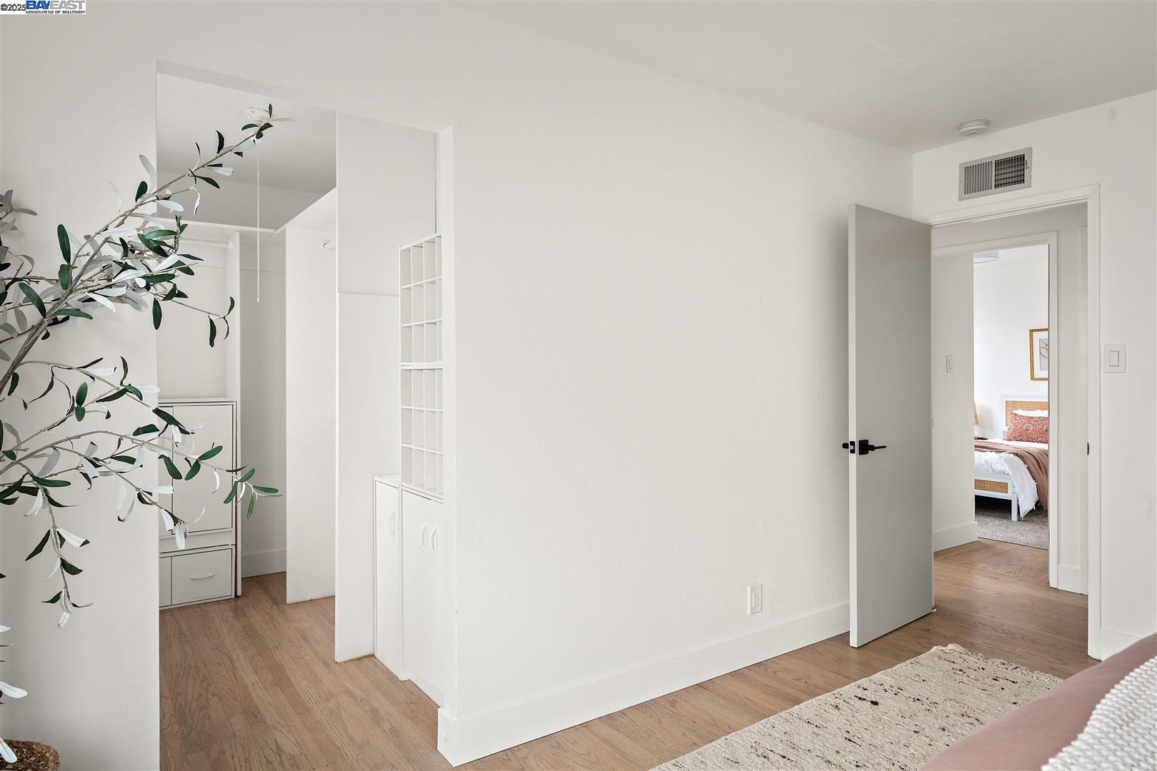 Detail Gallery Image 29 of 51 For 121 Beachview Ave, Pacifica,  CA 94044 - 4 Beds | 2/1 Baths