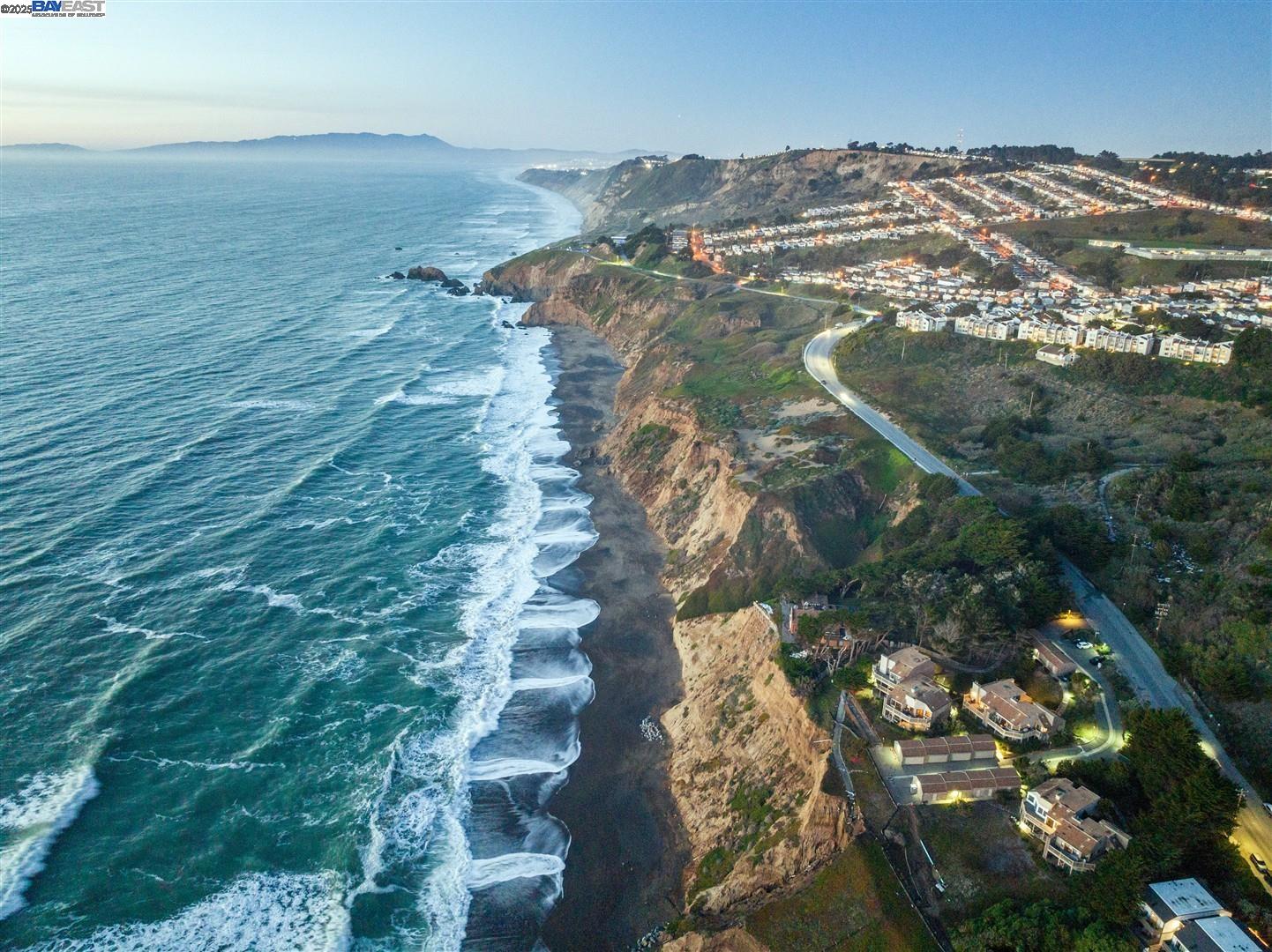 Detail Gallery Image 41 of 51 For 121 Beachview Ave, Pacifica,  CA 94044 - 4 Beds | 2/1 Baths