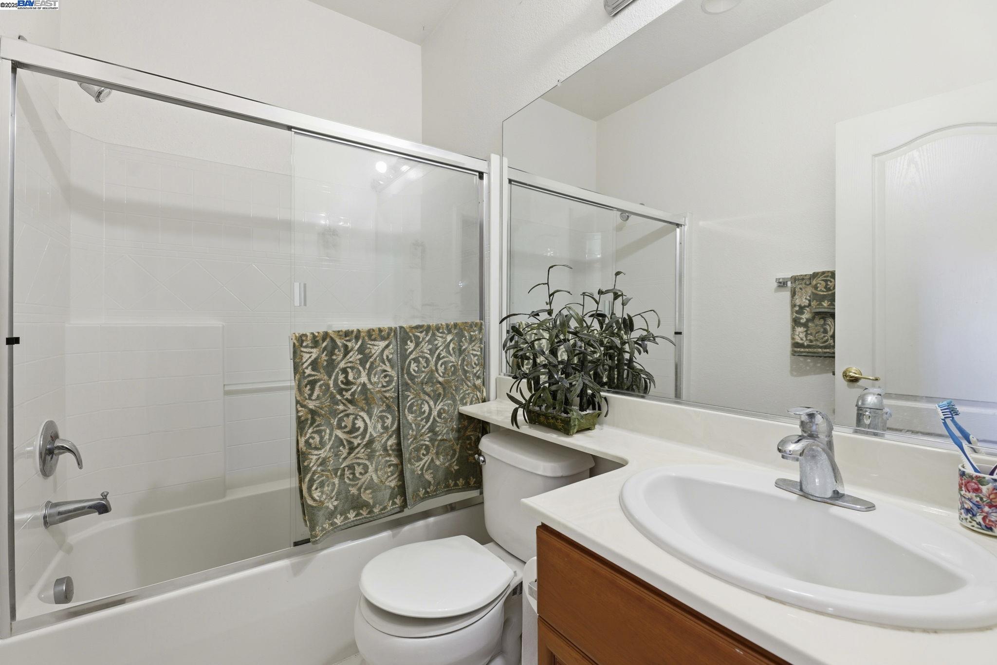 Detail Gallery Image 38 of 53 For 1136 Taraya Ter, Hercules,  CA 94547 - 4 Beds | 4/1 Baths