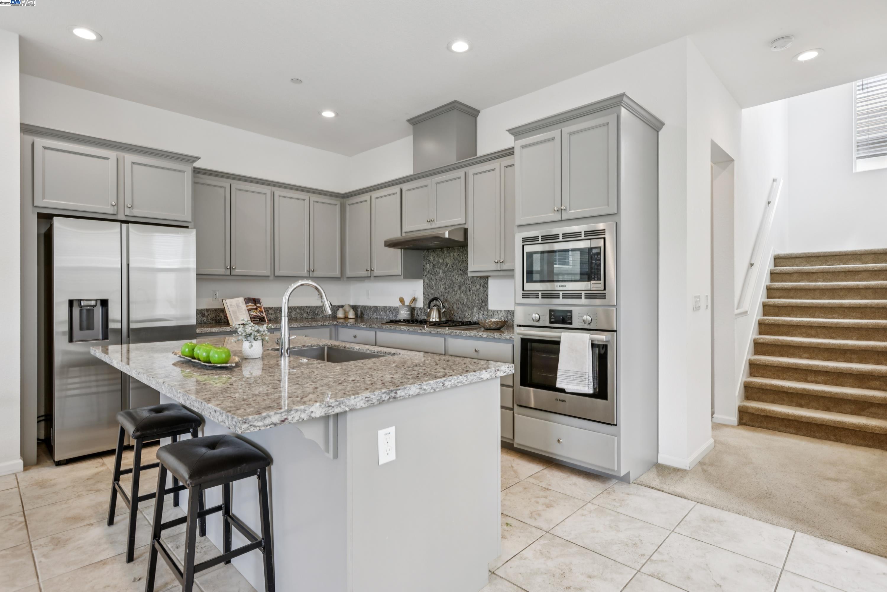 Detail Gallery Image 7 of 21 For 5761 Huntley, Dublin,  CA 94568 - 4 Beds | 4 Baths