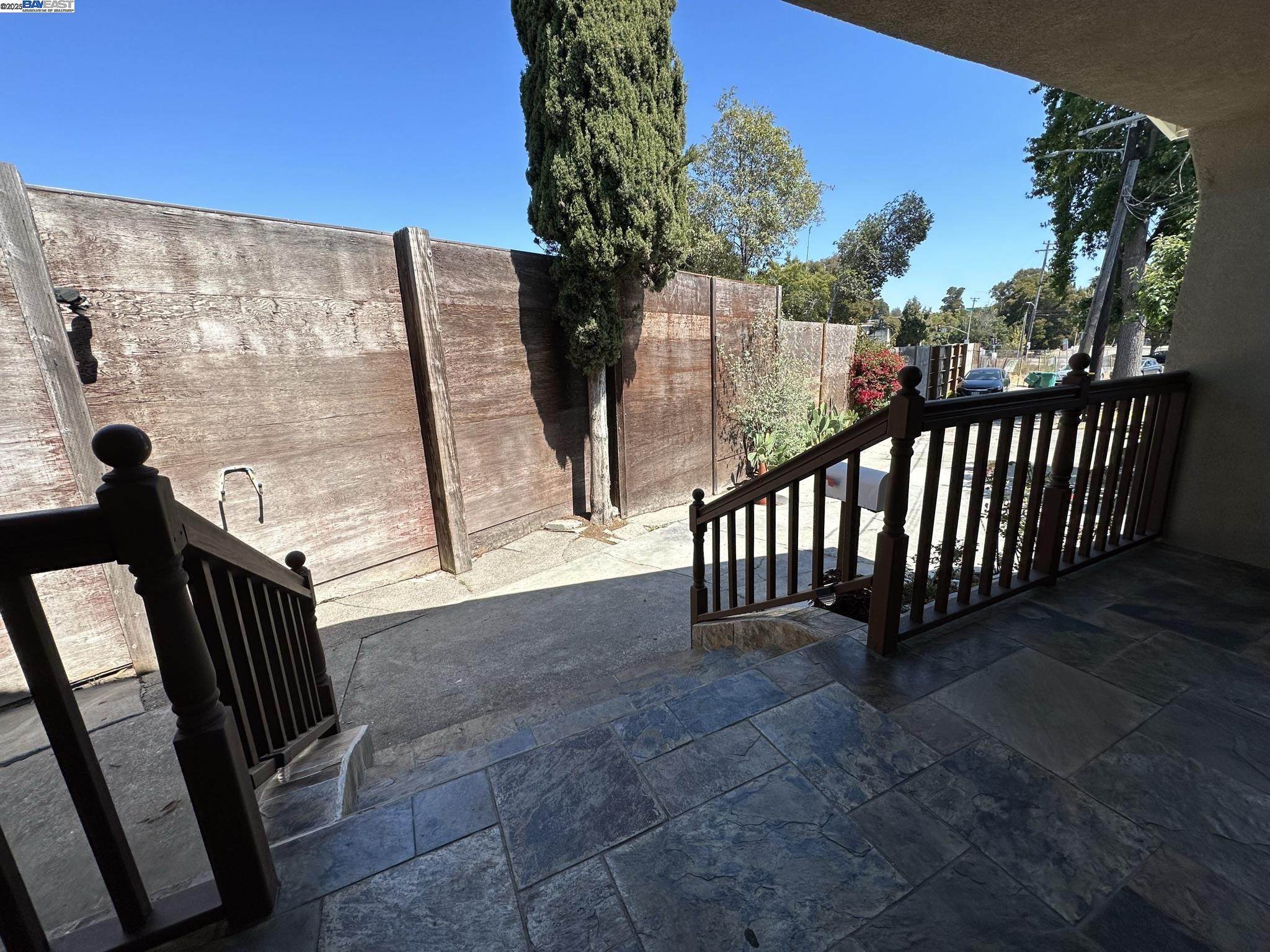 Detail Gallery Image 3 of 17 For 4239 Quigley Pl, Oakland,  CA 94619 - 3 Beds | 2 Baths