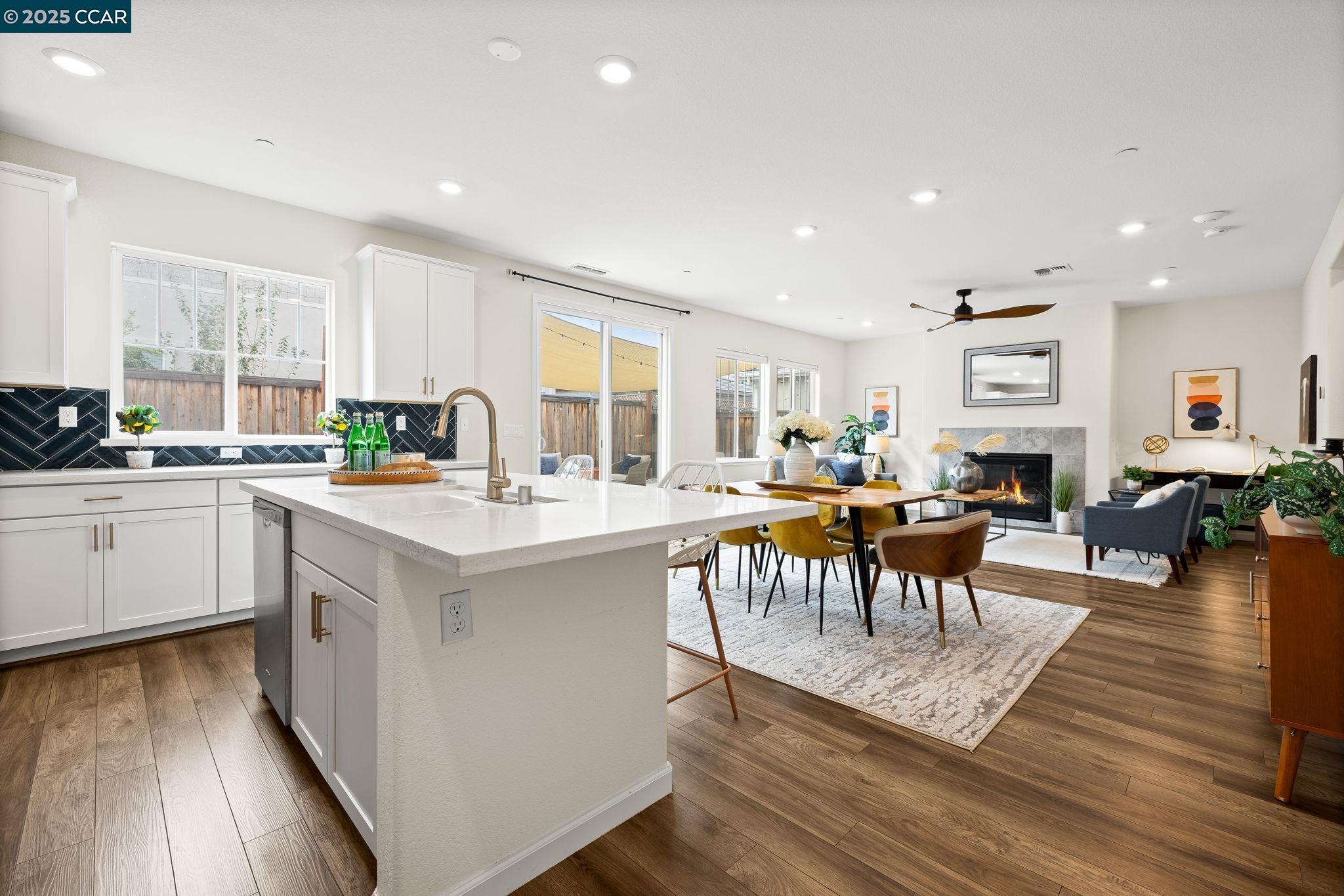 Detail Gallery Image 7 of 21 For 529 Vanek Dr, Oakley,  CA 94561 - 3 Beds | 2/1 Baths