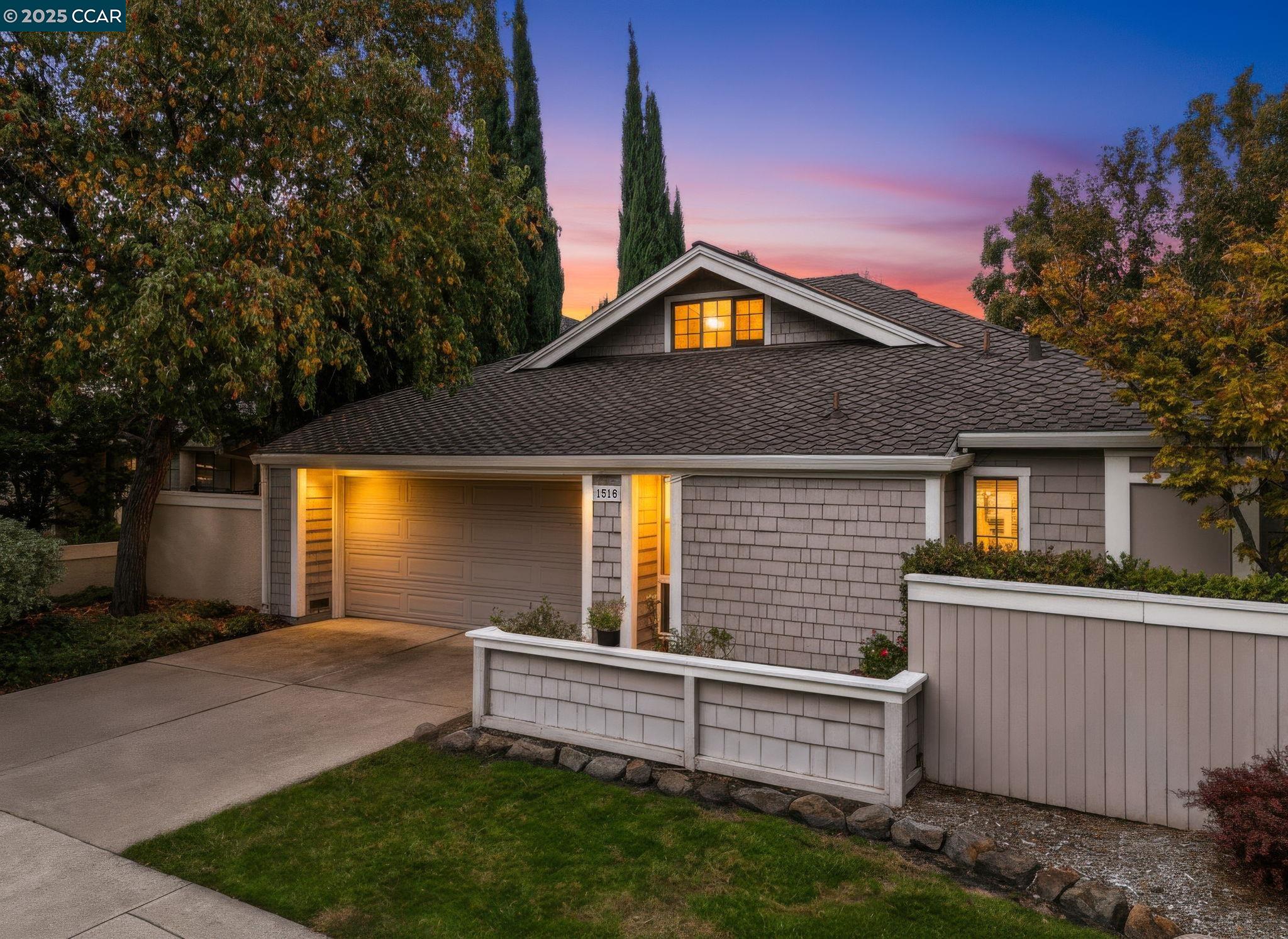 Front Image Thumbnail for CC41117149