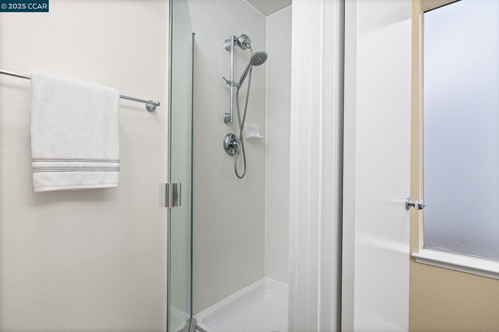 Detail Gallery Image 11 of 20 For 362 Meadowood Cir, San Ramon,  CA 94583 - 3 Beds | 2 Baths