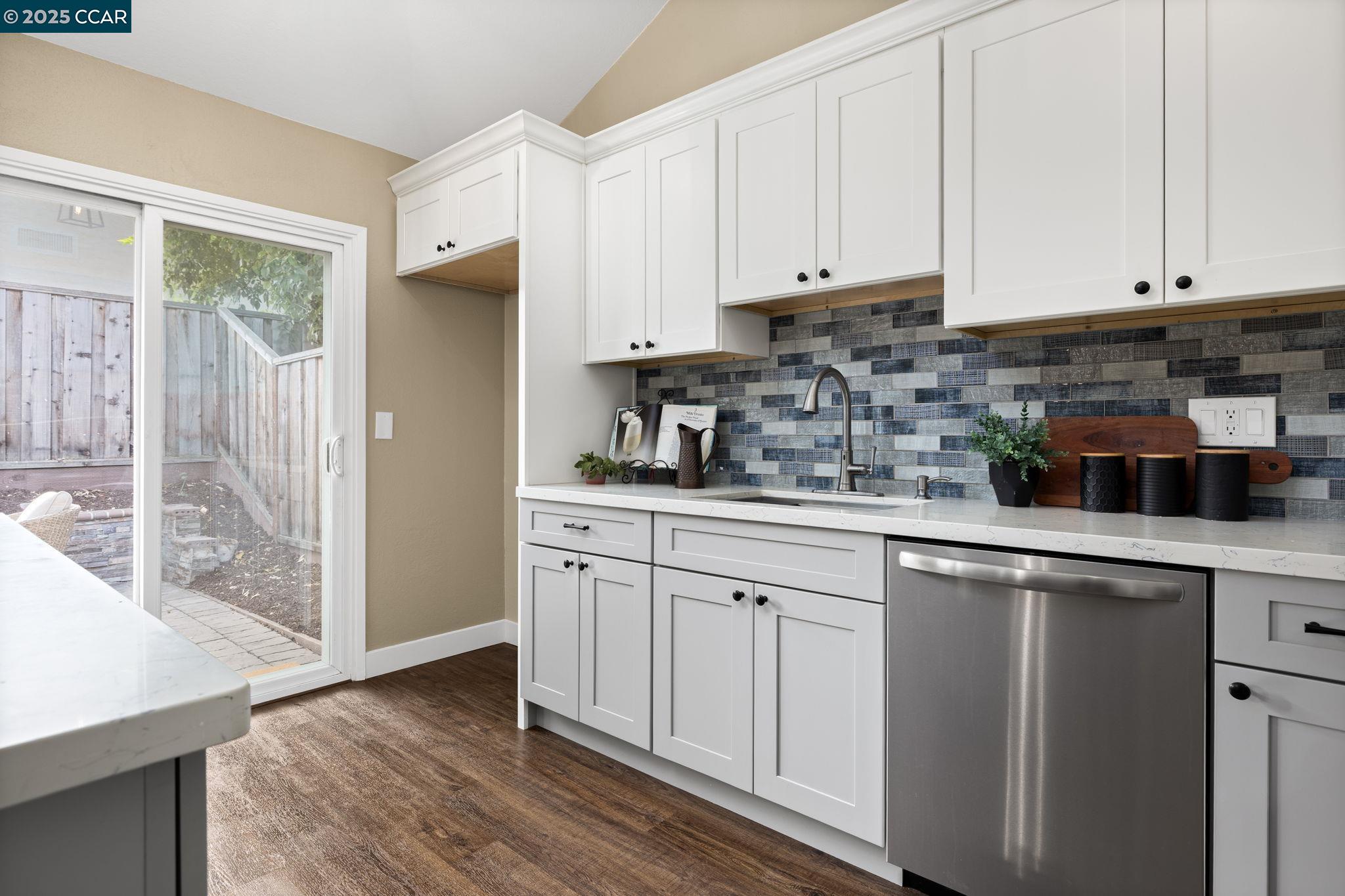 Detail Gallery Image 7 of 20 For 362 Meadowood Cir, San Ramon,  CA 94583 - 3 Beds | 2 Baths